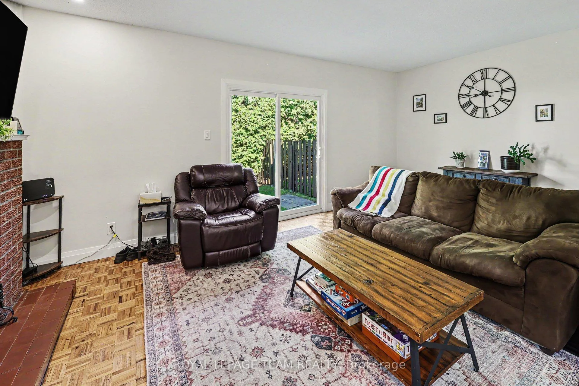 Photo 11 of 495 Edgeworth Avenue, Ottawa, Woodroffe — HOMEH
