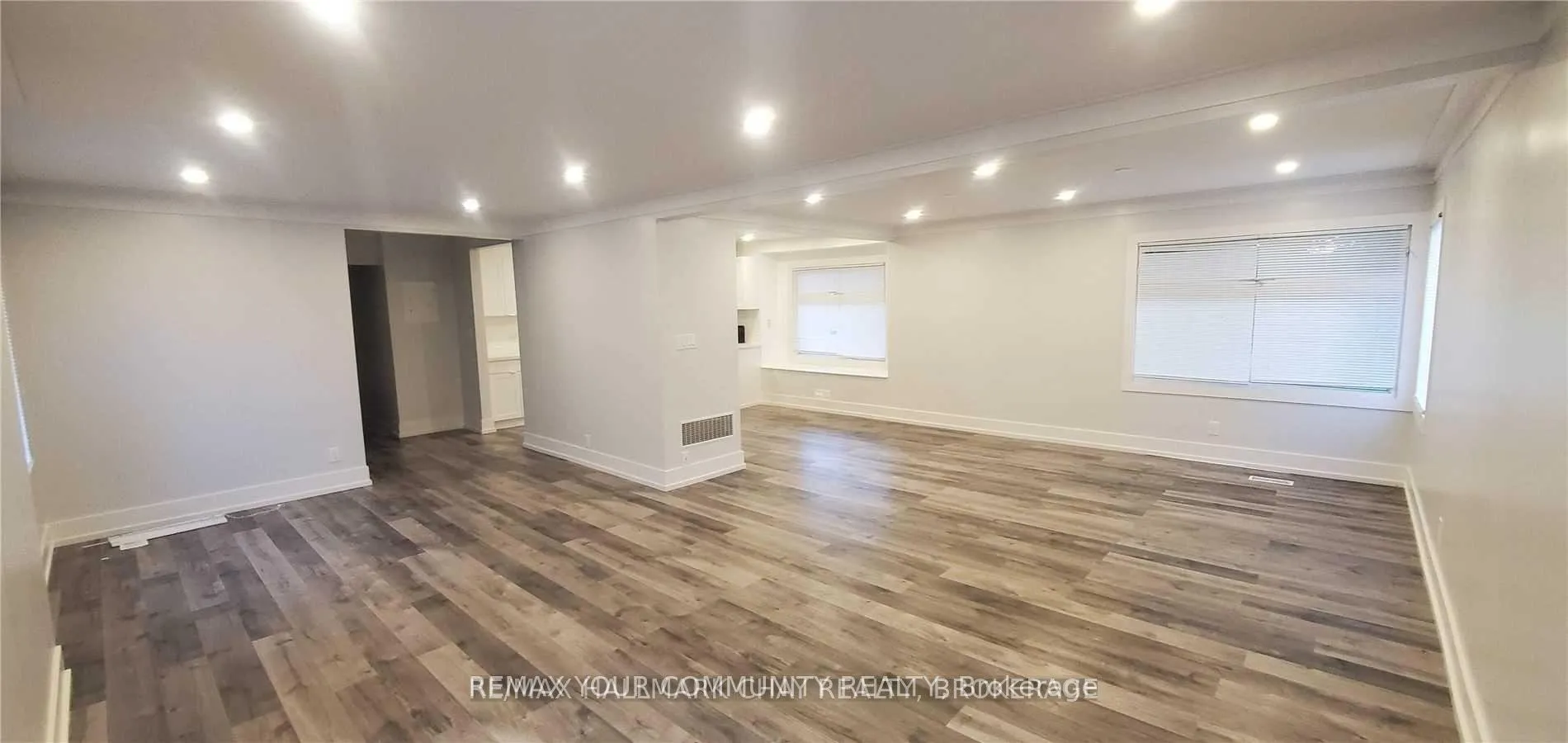Photo 4 of 953 Yonge Street, Barrie, Rural Barrie Southeast — HOMEH