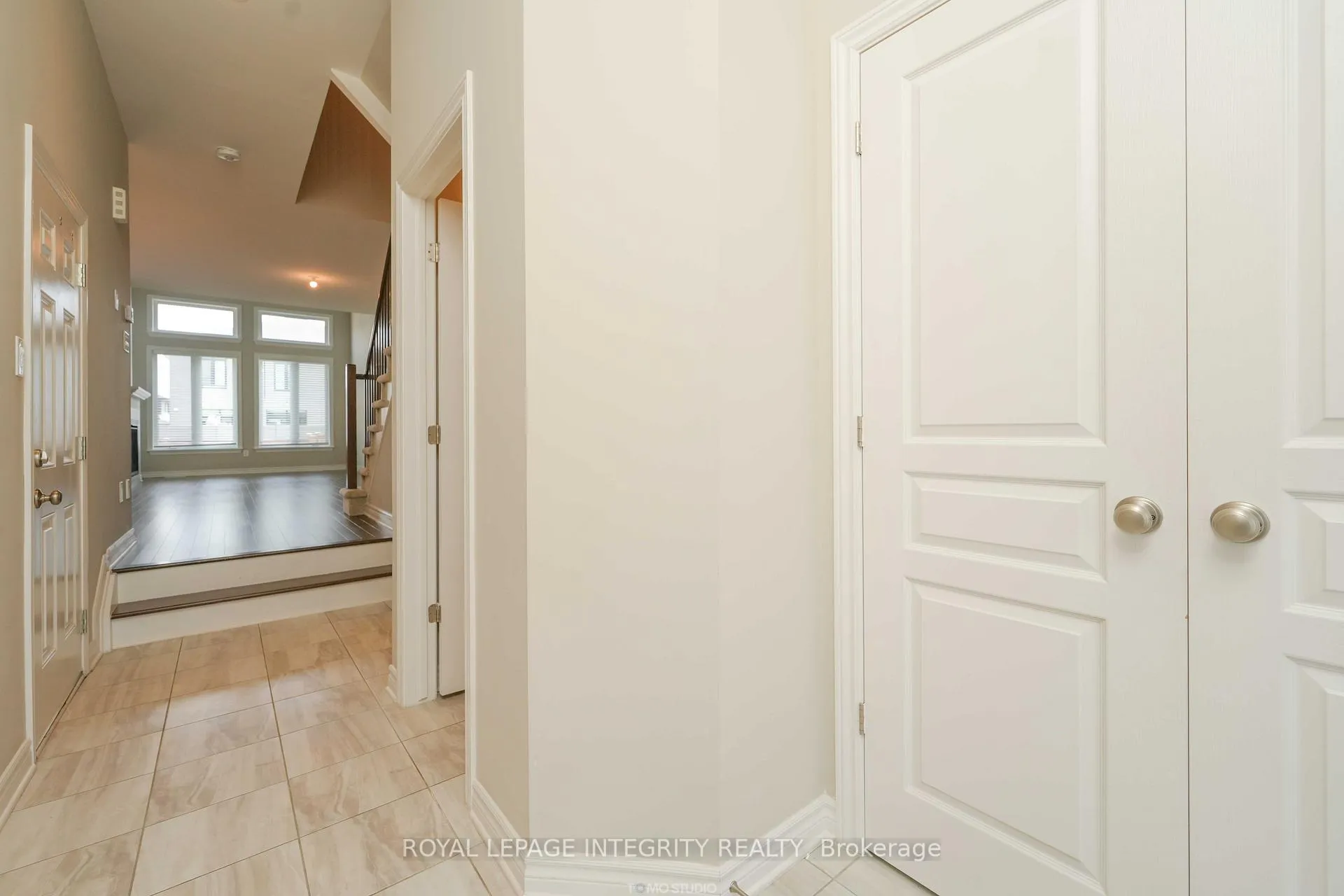Photo 3 of 446 Markdale Terrace, Ottawa, Riverside South/Gloucester Glen — HOMEH