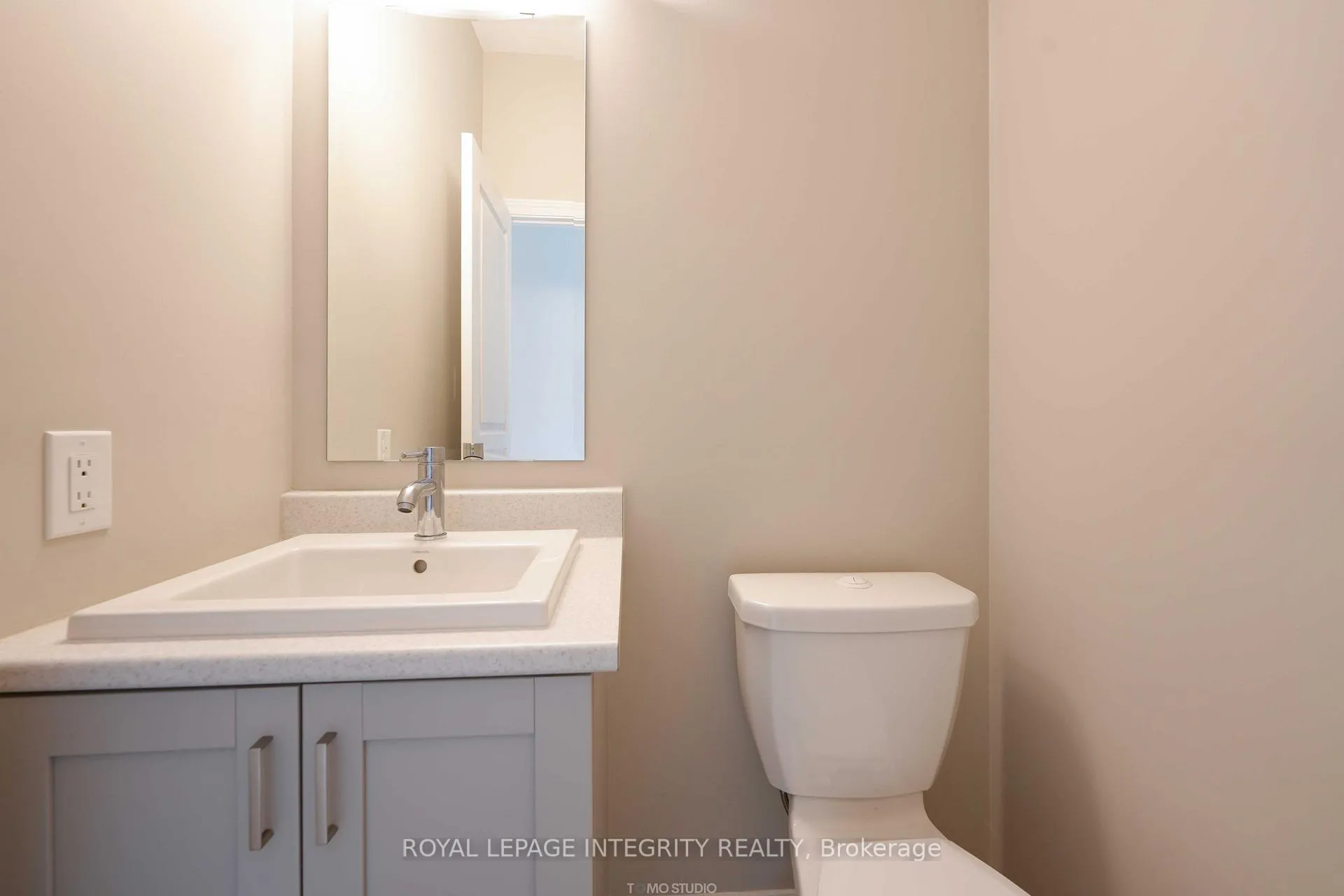 Photo 4 of 446 Markdale Terrace, Ottawa, Riverside South/Gloucester Glen — HOMEH
