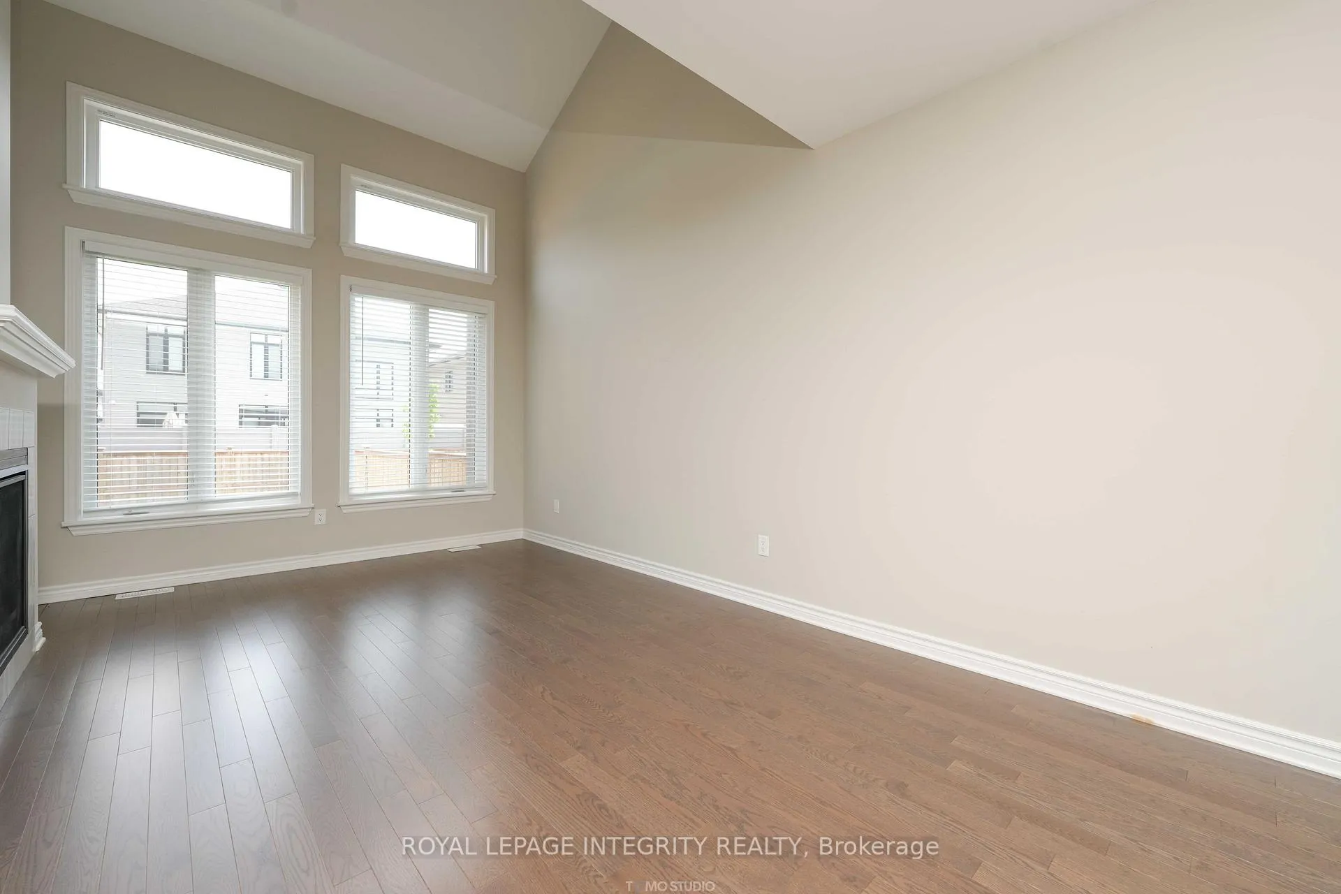 Photo 6 of 446 Markdale Terrace, Ottawa, Riverside South/Gloucester Glen — HOMEH