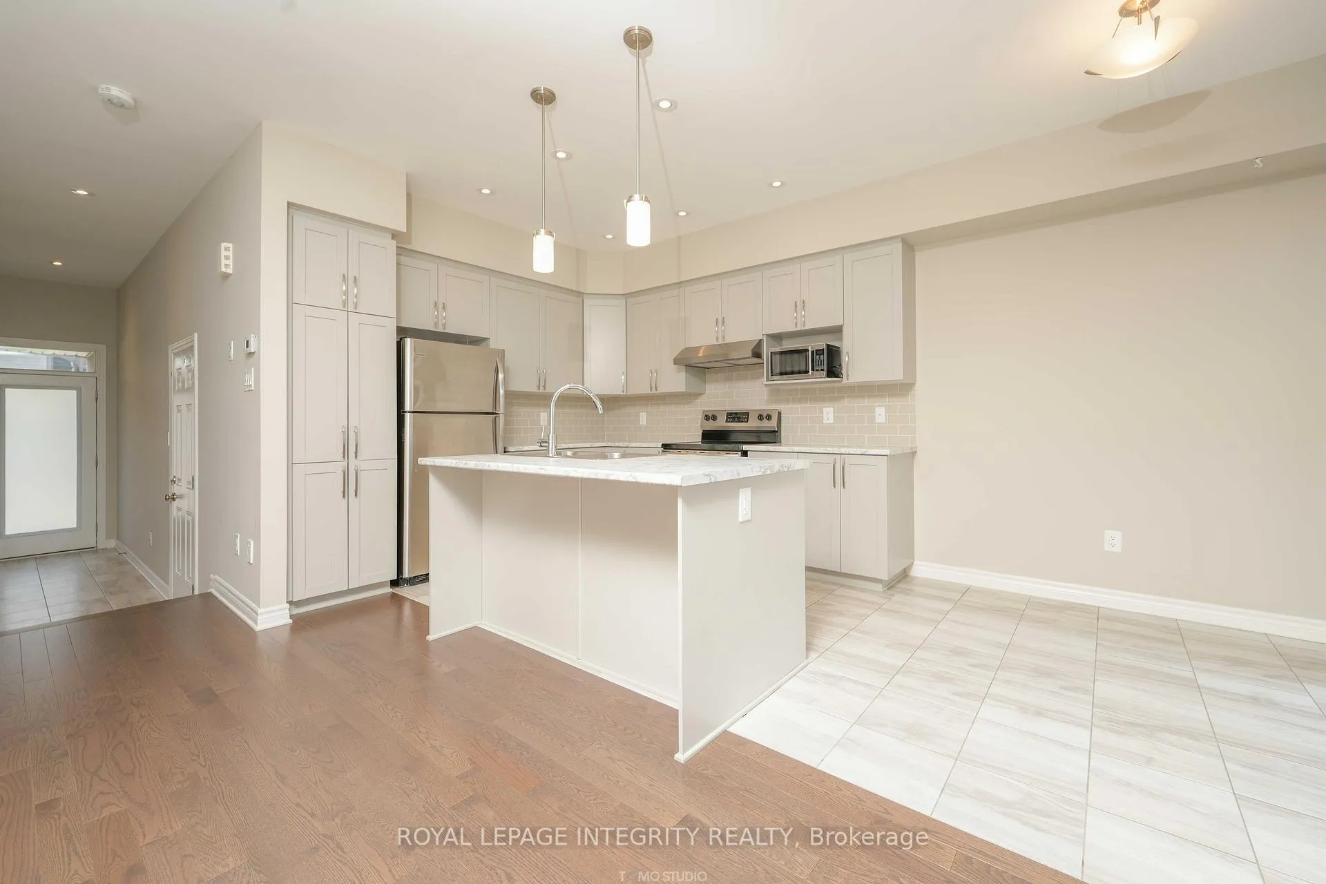 Photo 15 of 446 Markdale Terrace, Ottawa, Riverside South/Gloucester Glen — HOMEH