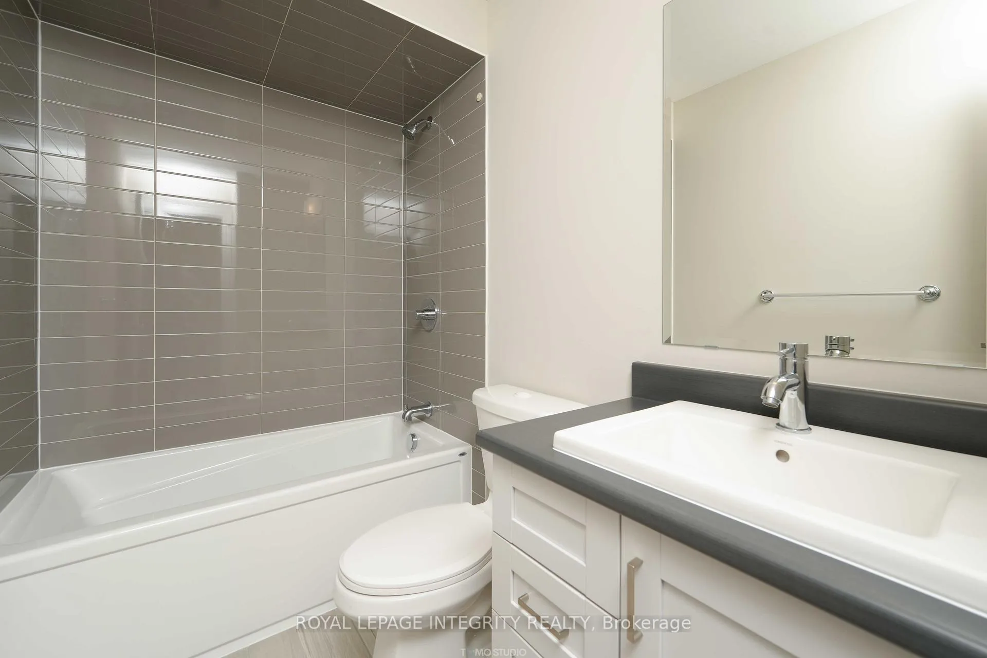 Photo 28 of 446 Markdale Terrace, Ottawa, Riverside South/Gloucester Glen — HOMEH