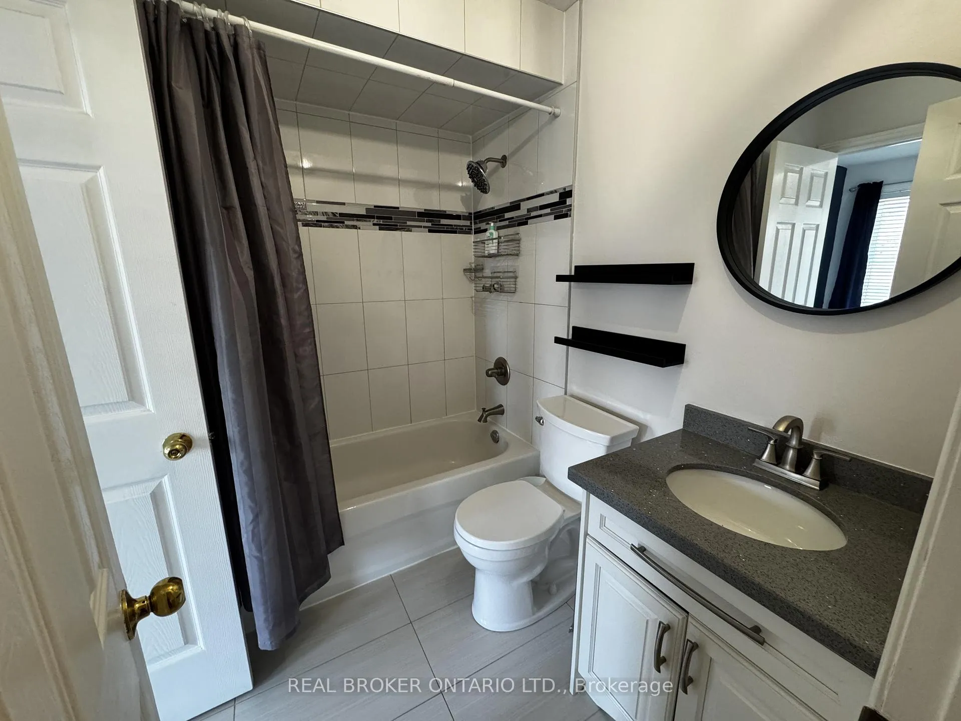 Photo 8 of 72 Wyatt Lane S, Aurora, Bayview Wellington — HOMEH
