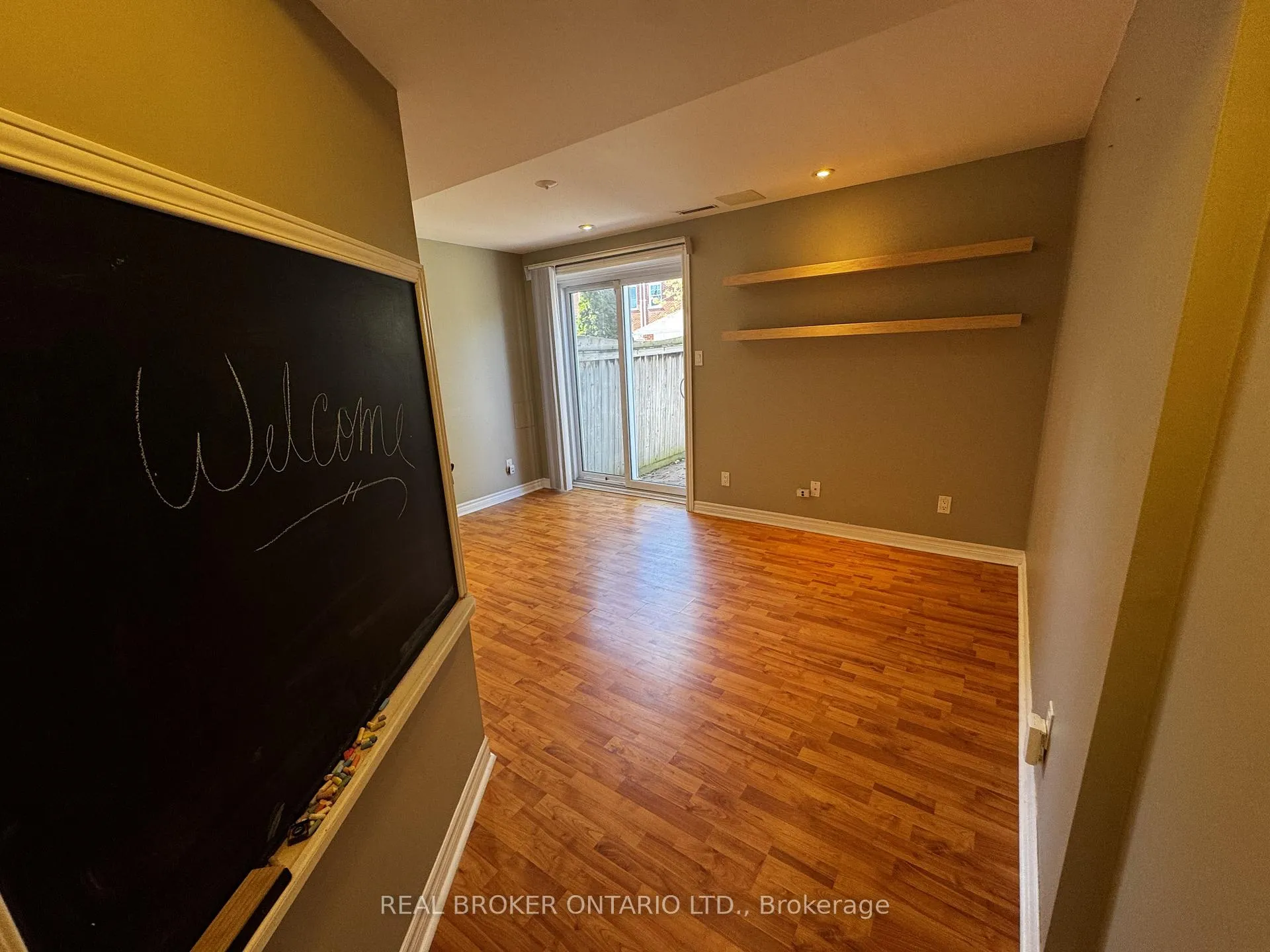 Photo 14 of 72 Wyatt Lane S, Aurora, Bayview Wellington — HOMEH