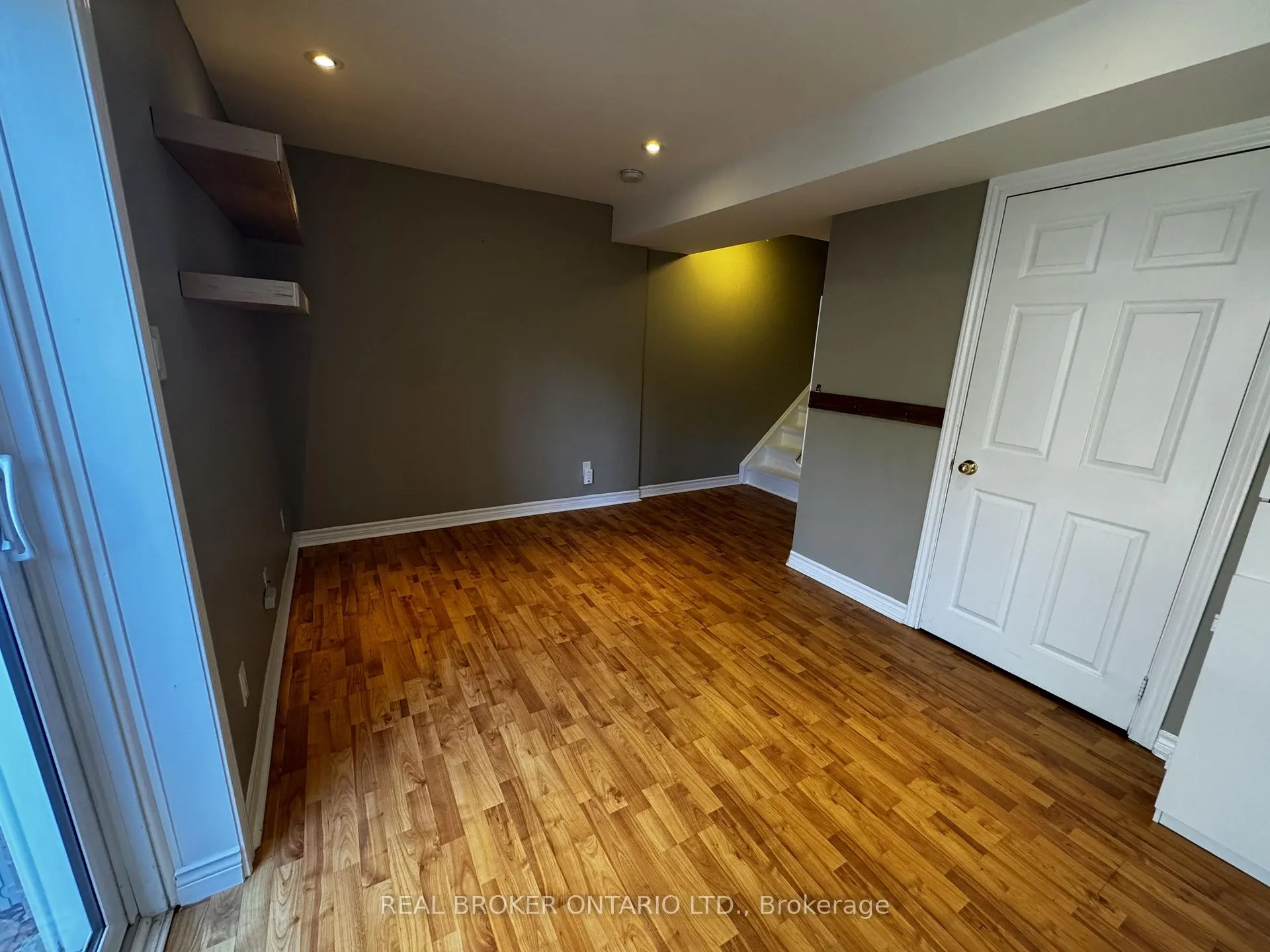 Photo 16 of 72 Wyatt Lane S, Aurora, Bayview Wellington — HOMEH
