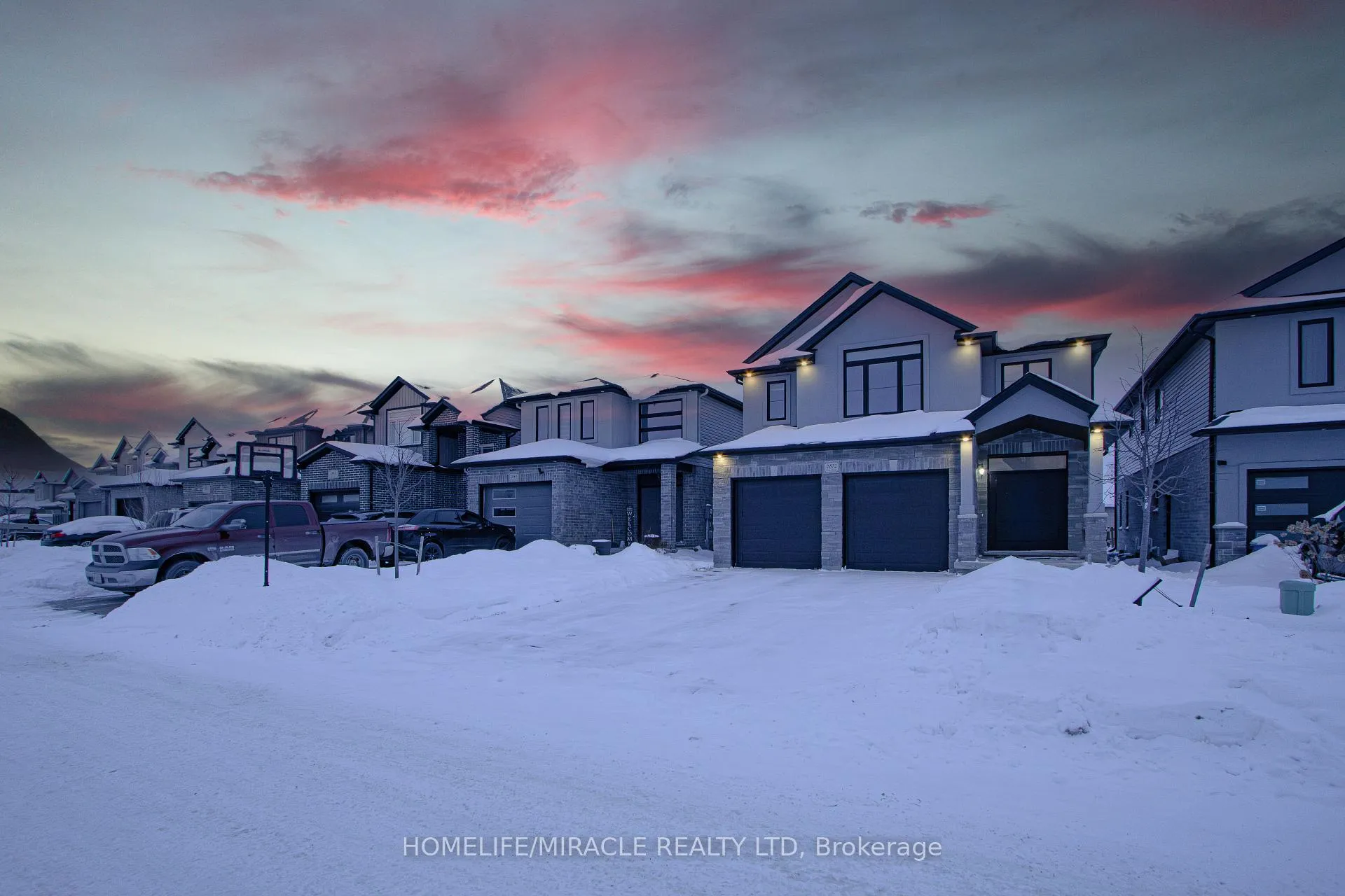Photo 3 of 2872 Doyle Drive, London, South U — HOMEH