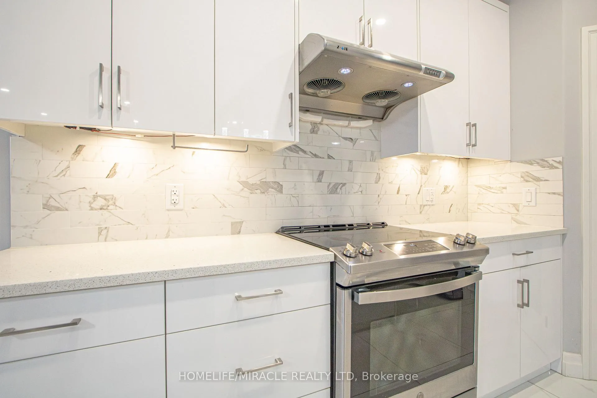 Photo 9 of 2872 Doyle Drive, London, South U — HOMEH