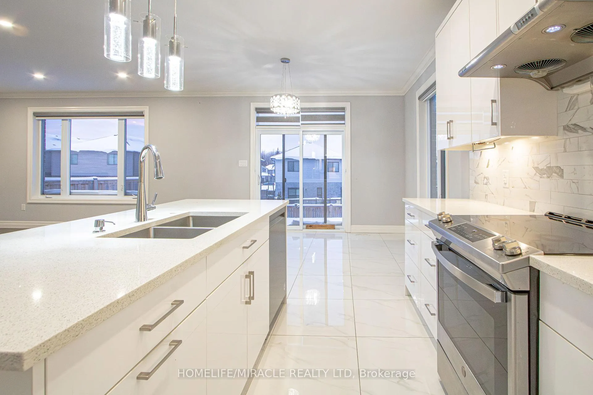 Photo 10 of 2872 Doyle Drive, London, South U — HOMEH
