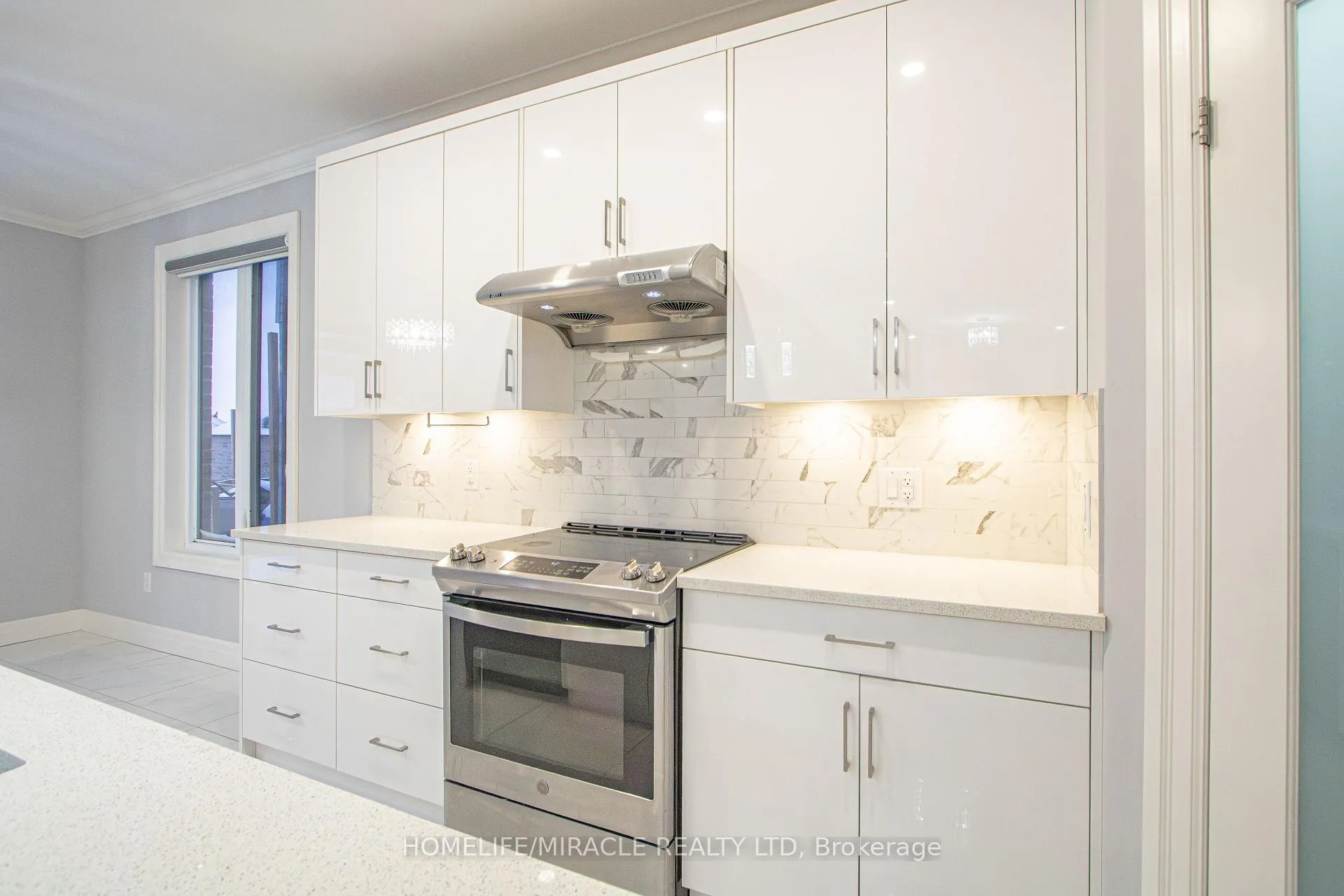 Photo 13 of 2872 Doyle Drive, London, South U — HOMEH