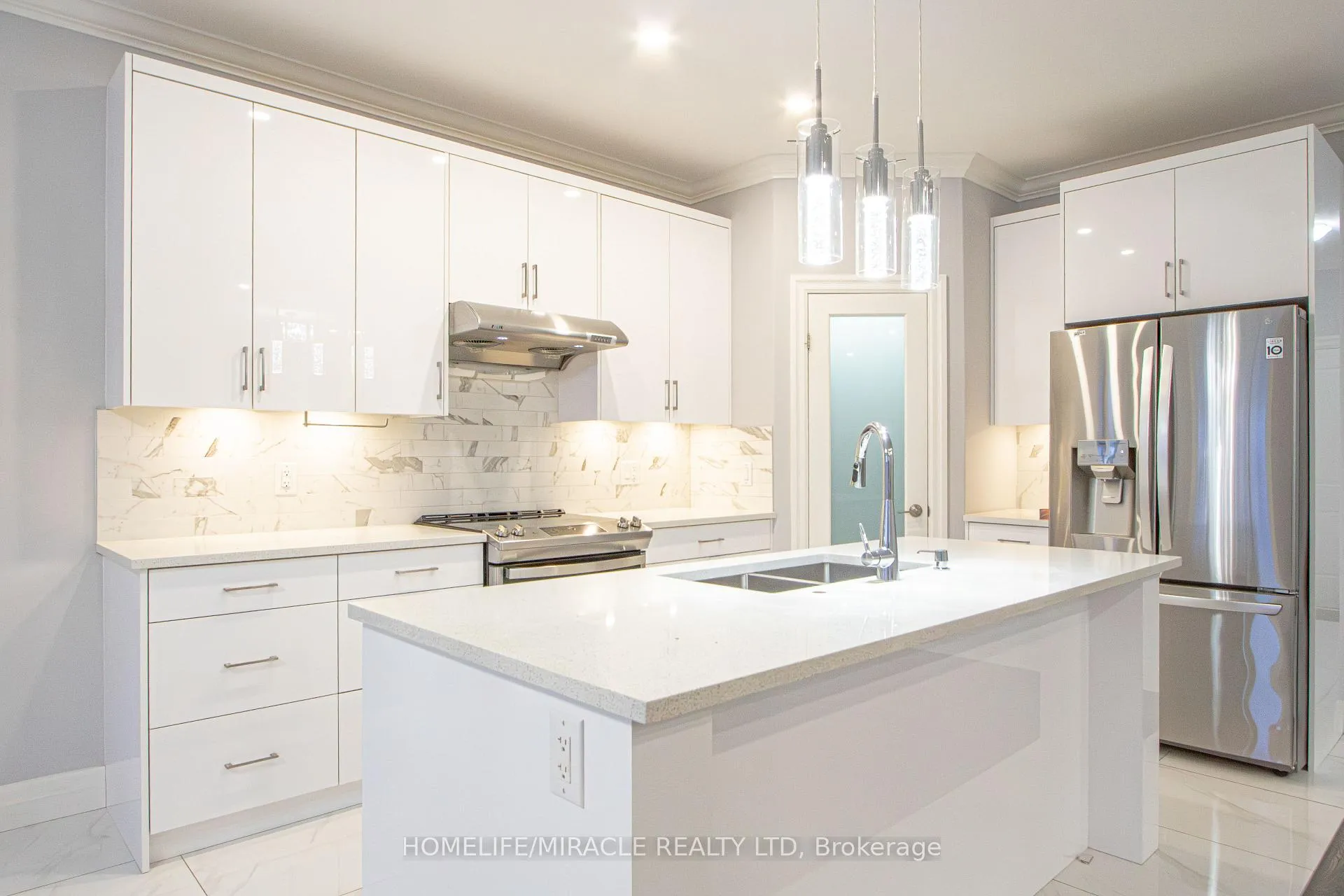 Photo 14 of 2872 Doyle Drive, London, South U — HOMEH