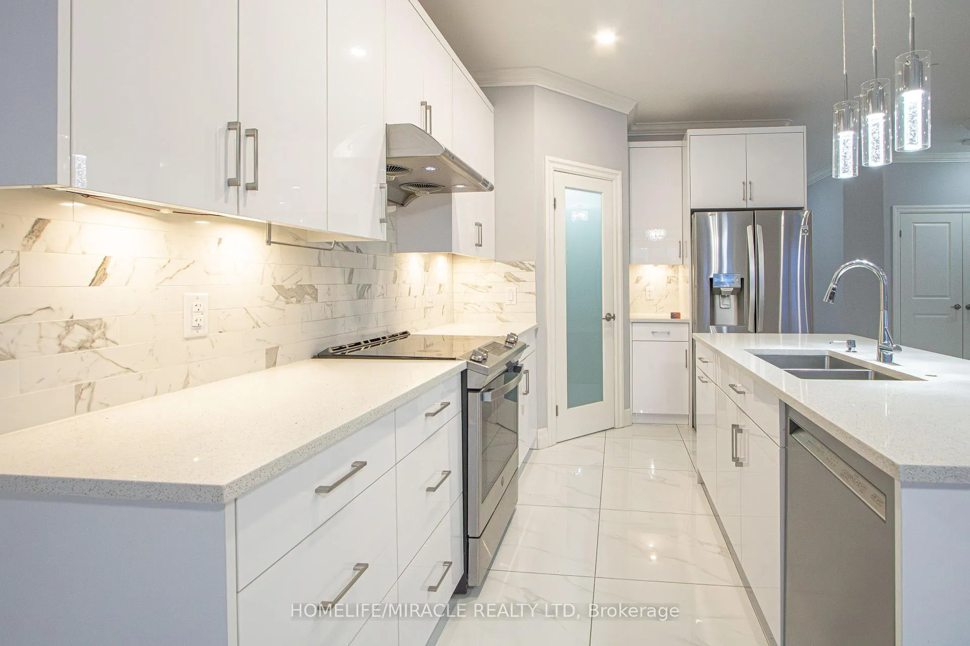 Photo 15 of 2872 Doyle Drive, London, South U — HOMEH