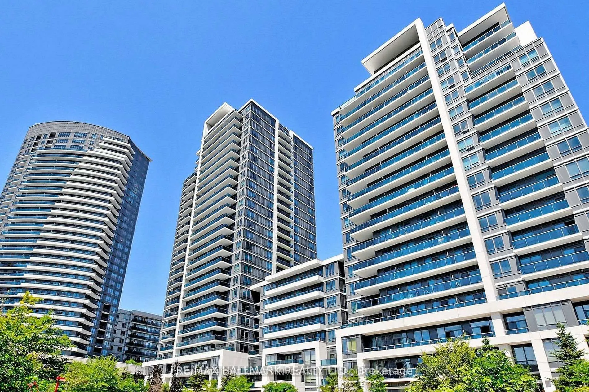 Photo 1 of Unit 833, 7165 Yonge Street, Markham, Grandview — HOMEH