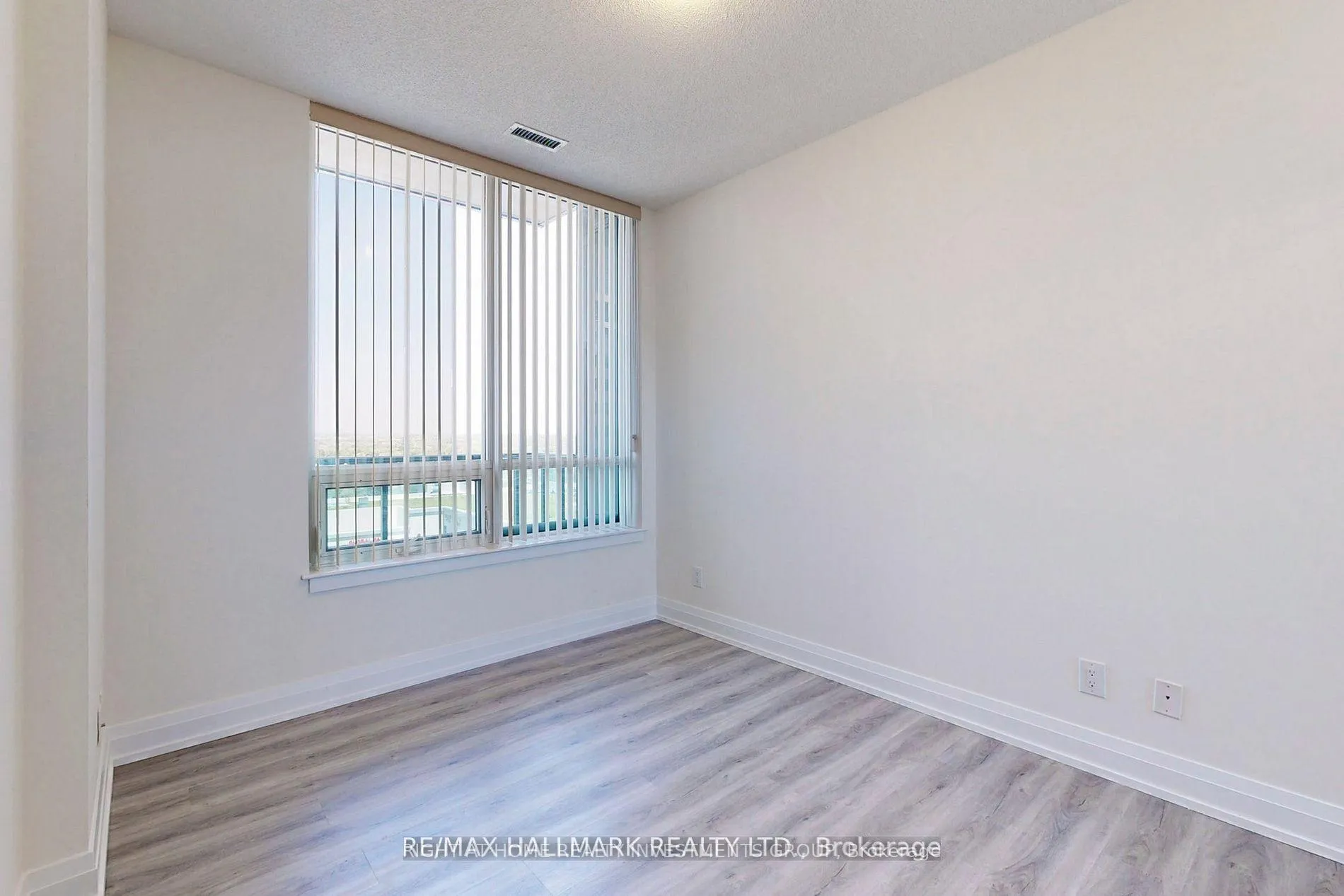 Photo 11 of Unit 833, 7165 Yonge Street, Markham, Grandview — HOMEH
