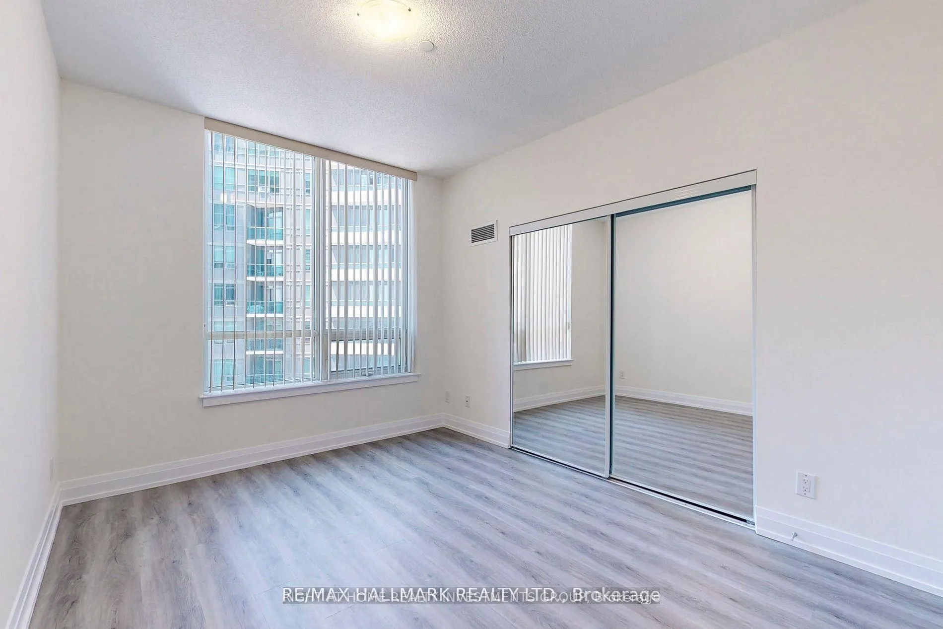 Photo 17 of Unit 833, 7165 Yonge Street, Markham, Grandview — HOMEH