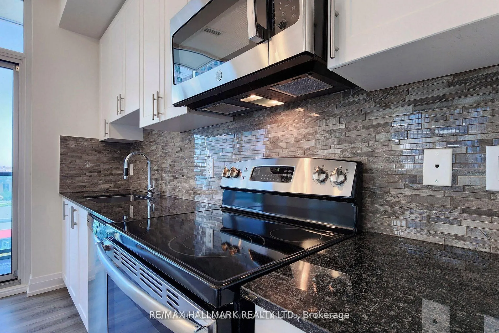 Photo 18 of Unit 833, 7165 Yonge Street, Markham, Grandview — HOMEH