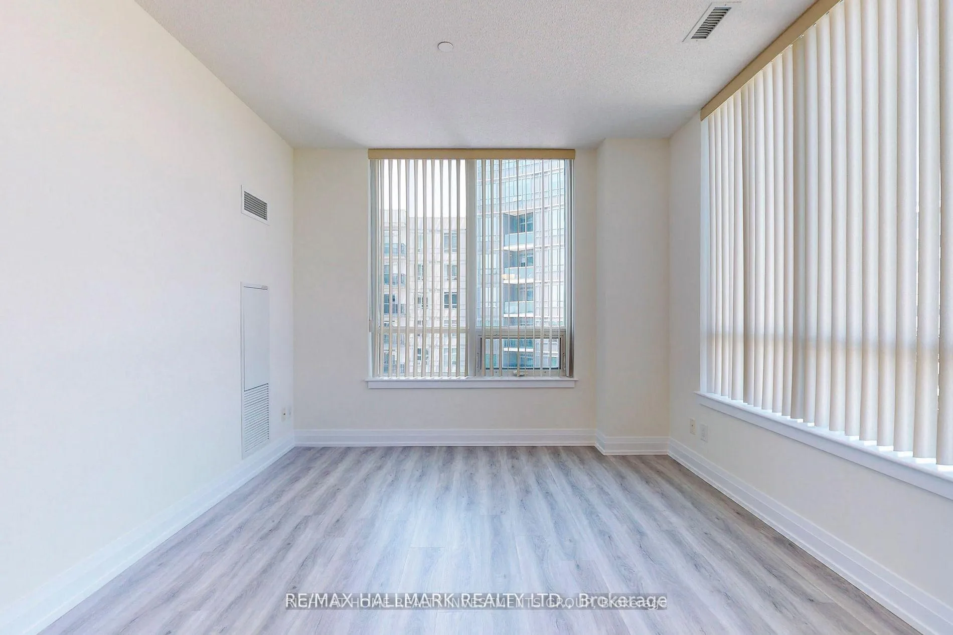 Photo 21 of Unit 833, 7165 Yonge Street, Markham, Grandview — HOMEH