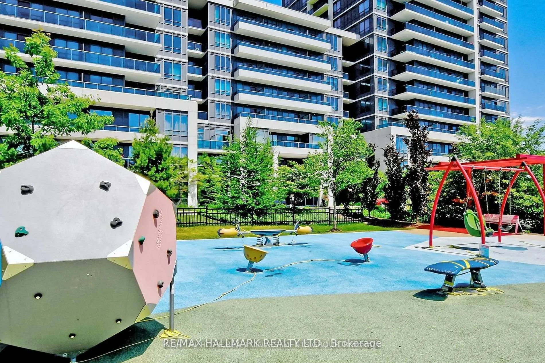 Photo 27 of Unit 833, 7165 Yonge Street, Markham, Grandview — HOMEH