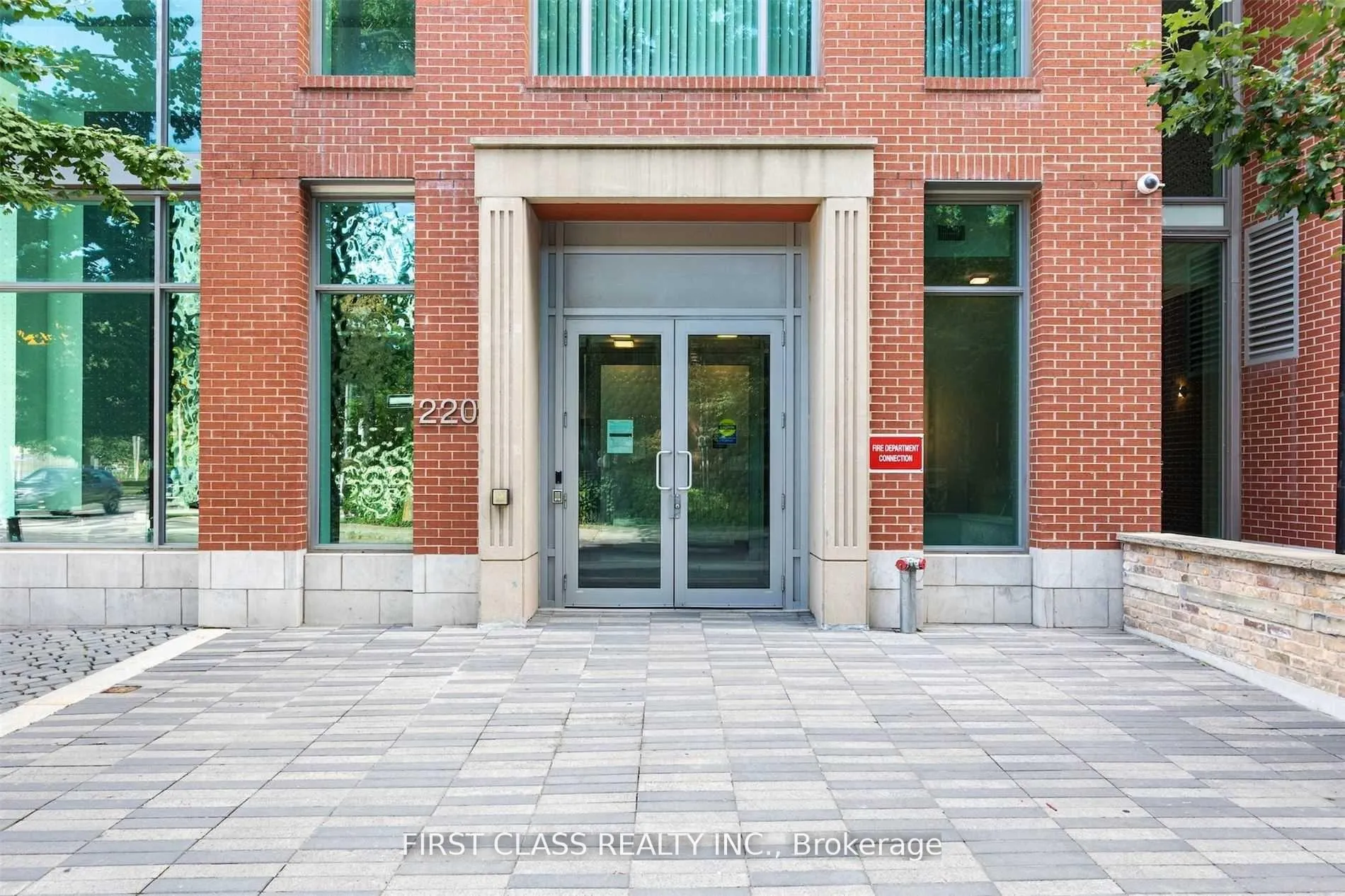 Front of Unit 907, 220 George Street