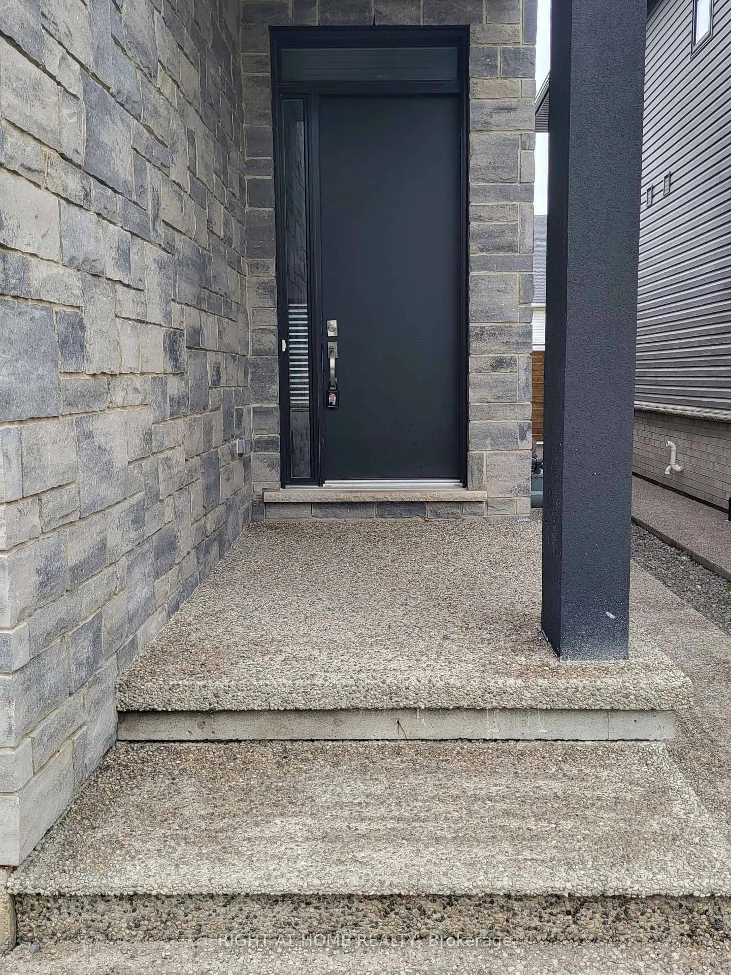 Photo 2 of 1048 Hansler Road, Welland, N. Welland — HOMEH
