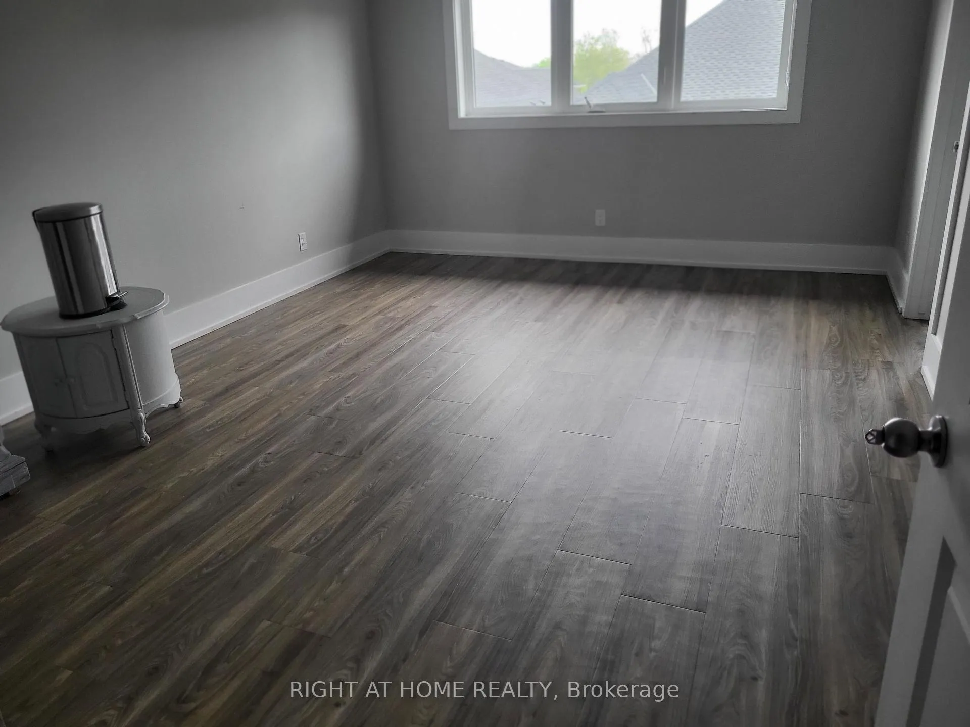 Photo 14 of 1048 Hansler Road, Welland, N. Welland — HOMEH