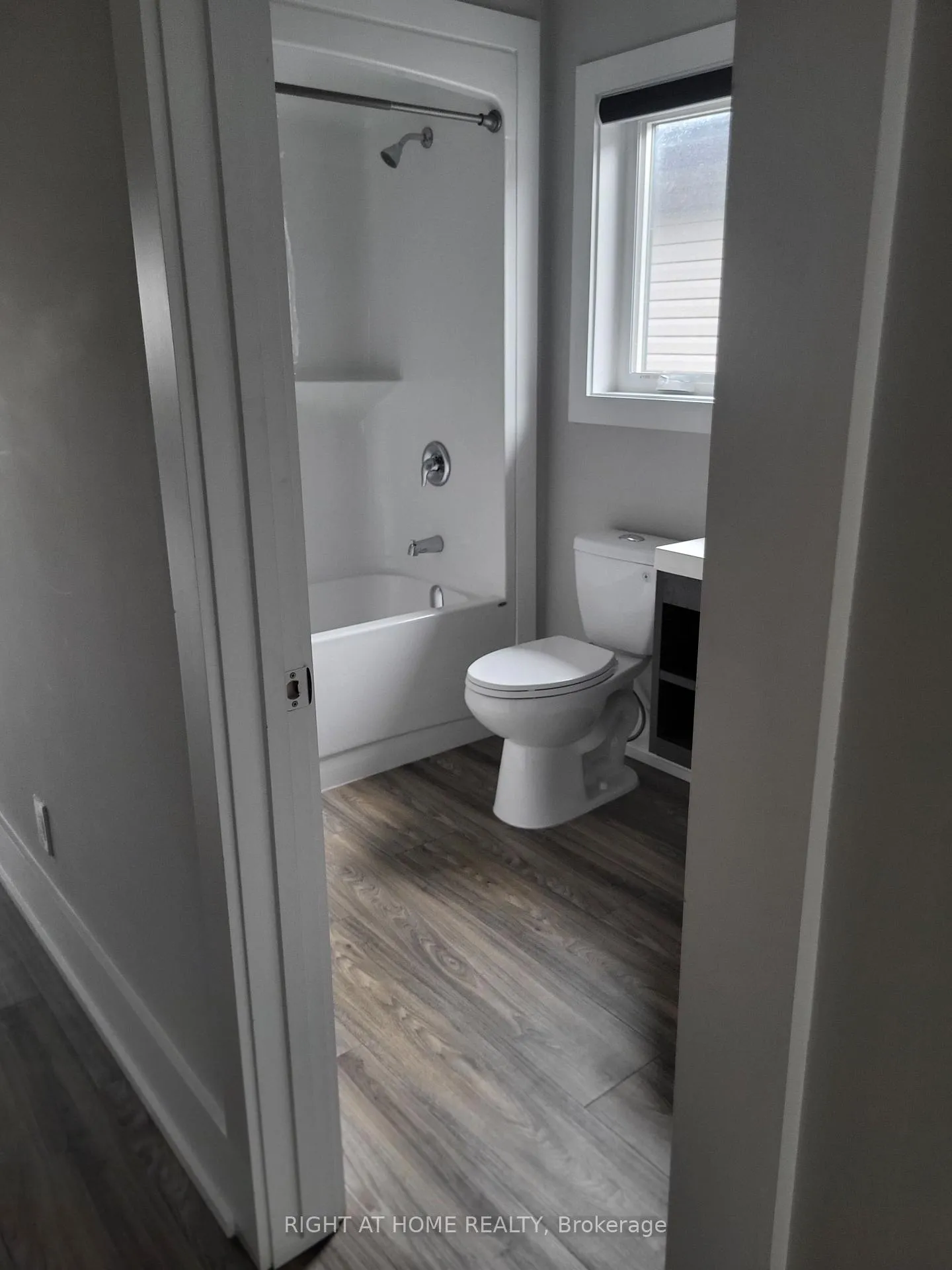 Photo 23 of 1048 Hansler Road, Welland, N. Welland — HOMEH