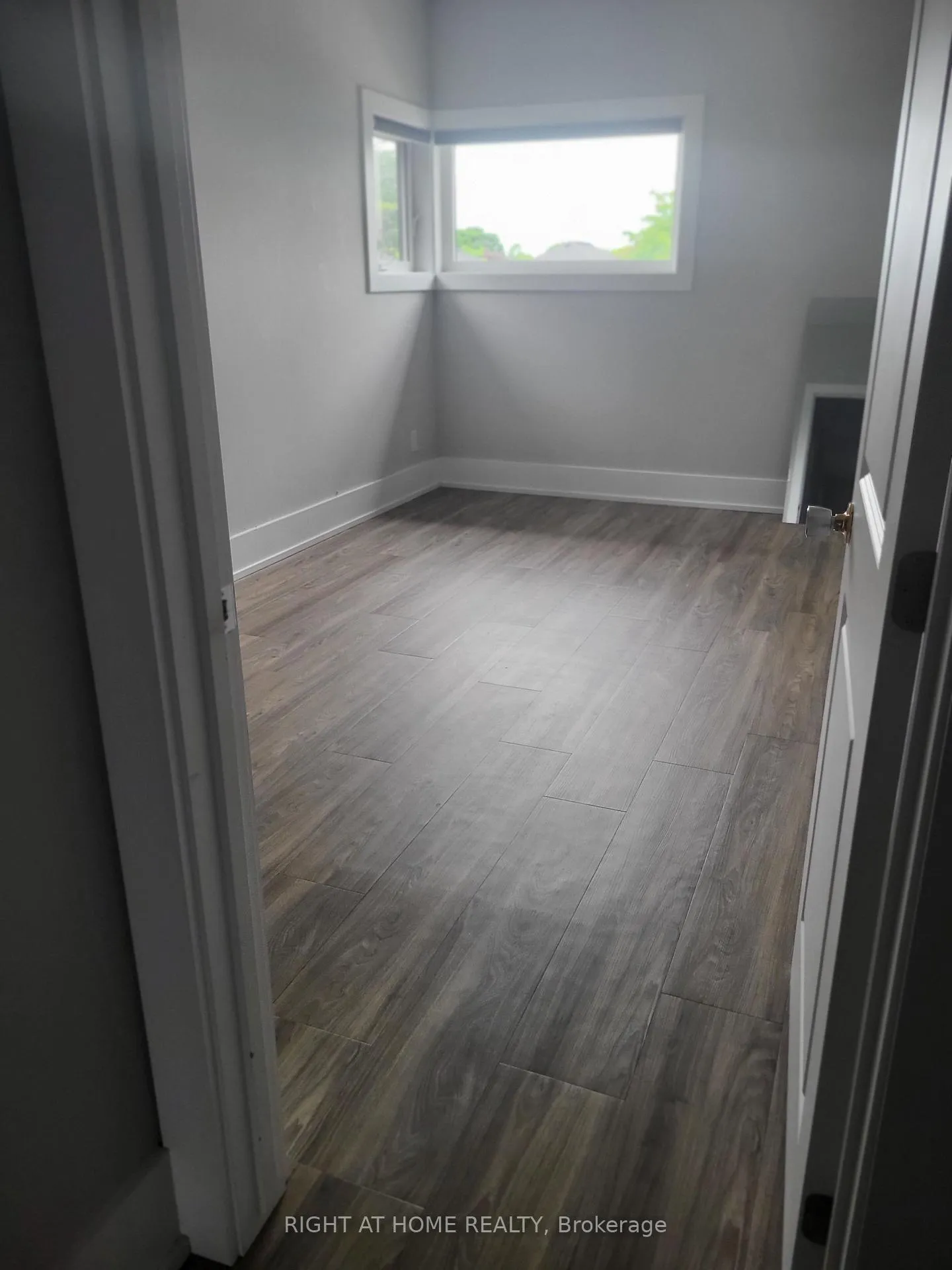 Photo 24 of 1048 Hansler Road, Welland, N. Welland — HOMEH