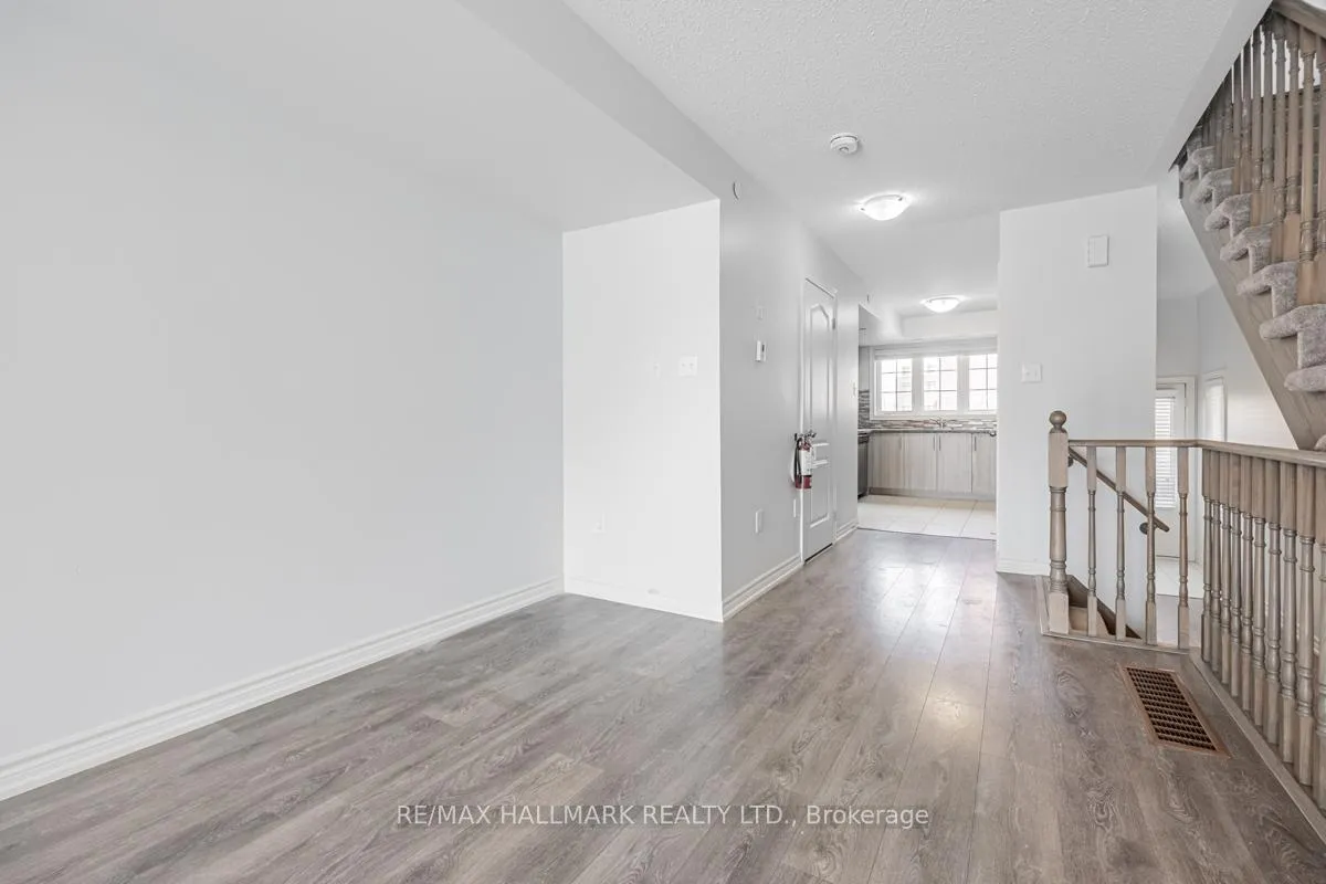 Photo 6 of 2496 Rosedrop Path, Oshawa, Windfields — HOMEH