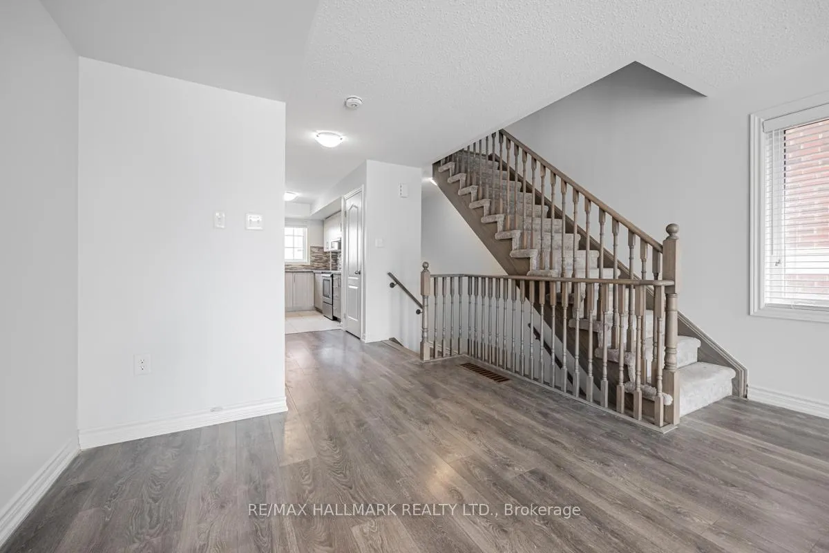 Photo 7 of 2496 Rosedrop Path, Oshawa, Windfields — HOMEH
