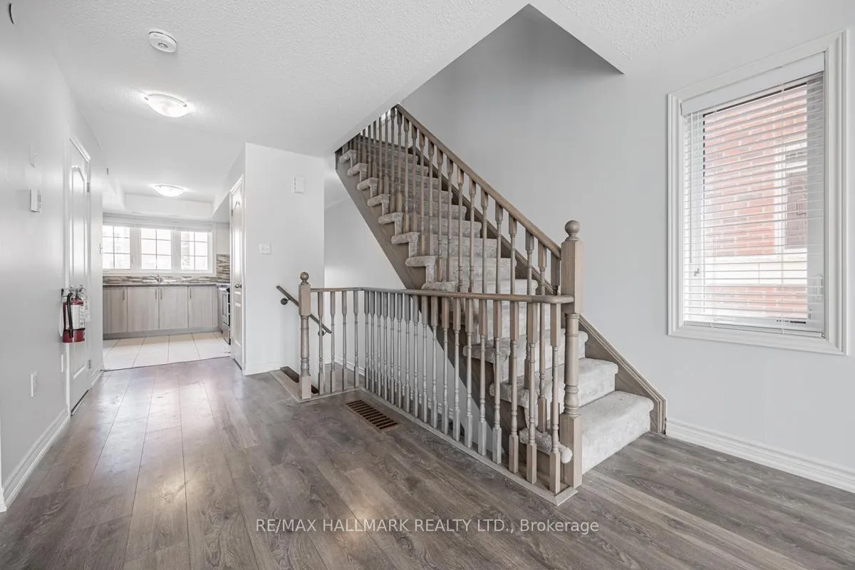 Photo 8 of 2496 Rosedrop Path, Oshawa, Windfields — HOMEH