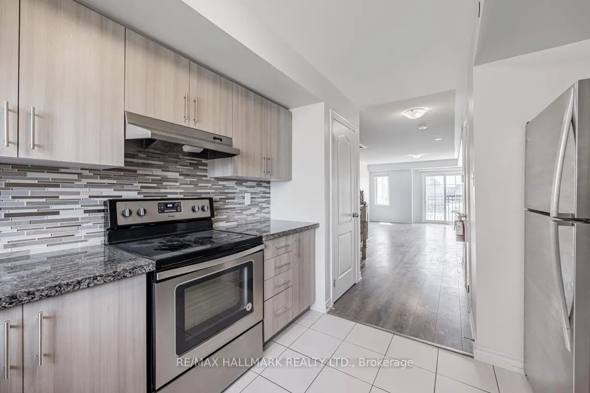 Photo 11 of 2496 Rosedrop Path, Oshawa, Windfields — HOMEH
