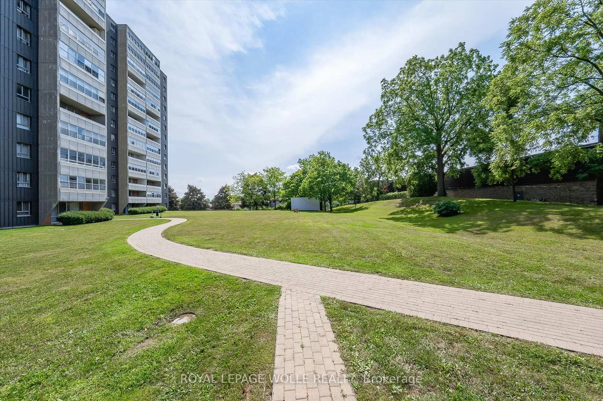 Photo 31 of Unit 1510, 225 Harvard Place, Waterloo, Lincoln Heights — HOMEH