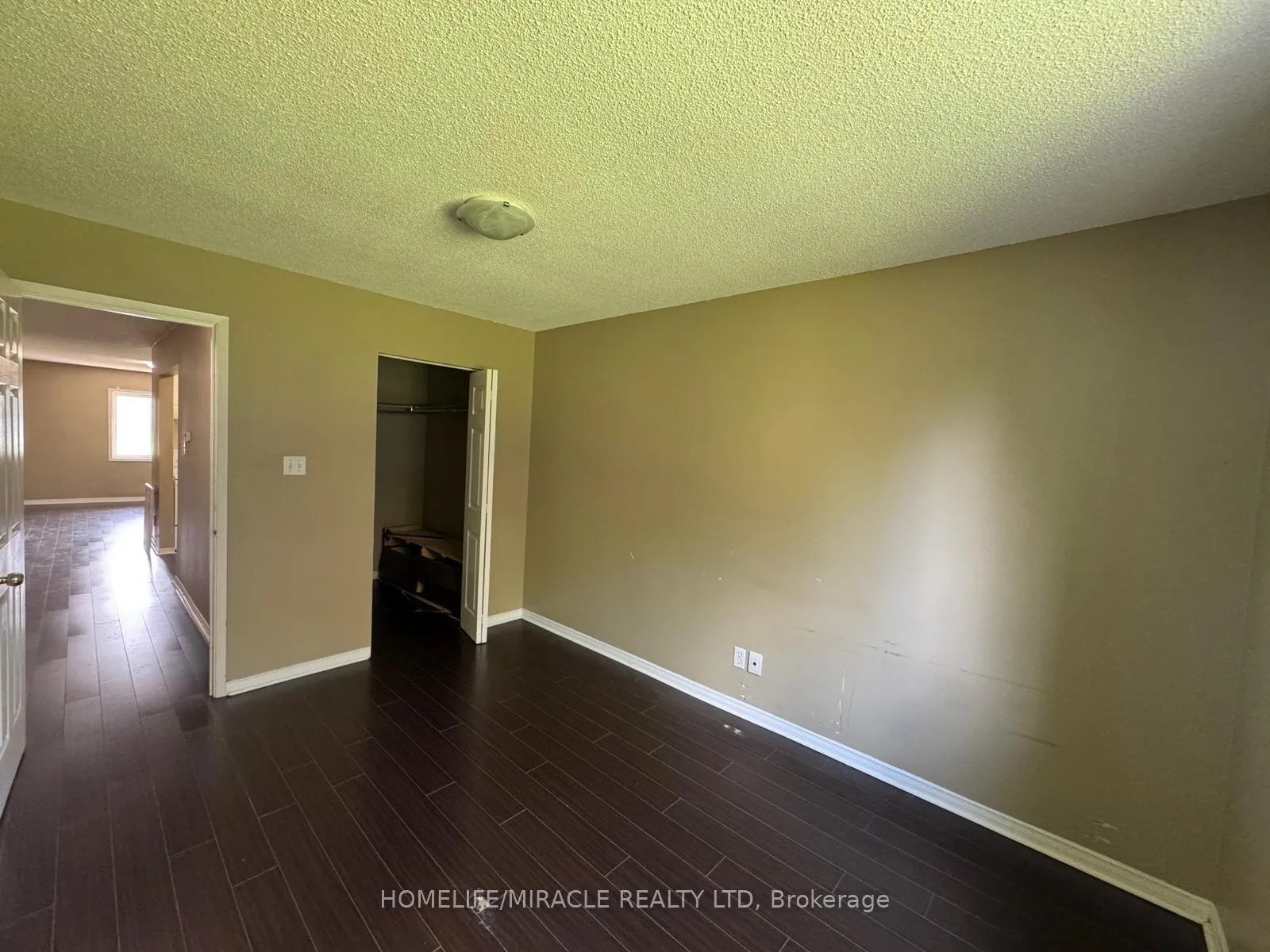 Photo 7 of Unit 7, 565 Kennedy Road, Scarborough, Kennedy Park — HOMEH