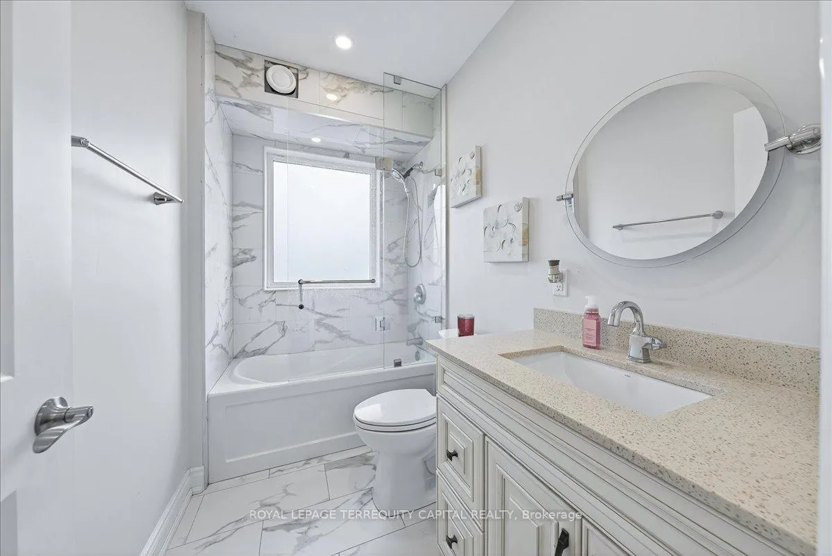 Photo 11 of 30 Indianola Crescent, Wasaga Beach — HOMEH