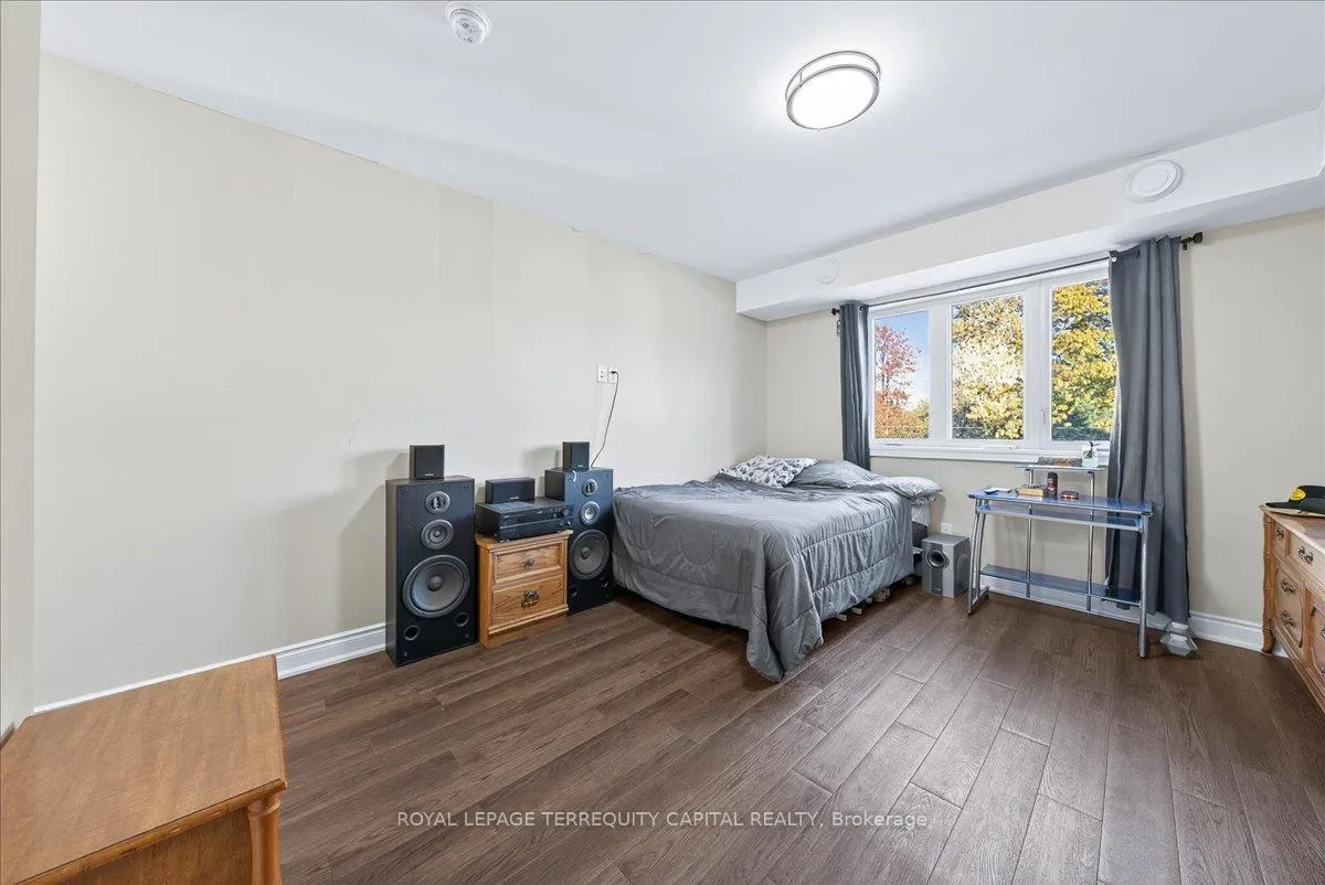 Photo 14 of 30 Indianola Crescent, Wasaga Beach — HOMEH
