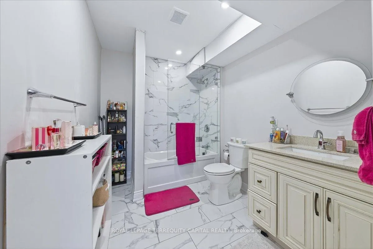 Photo 17 of 30 Indianola Crescent, Wasaga Beach — HOMEH