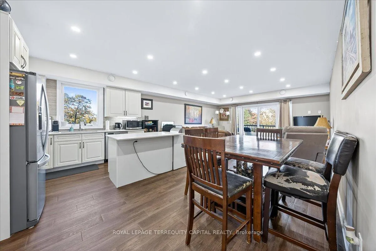 Photo 18 of 30 Indianola Crescent, Wasaga Beach — HOMEH