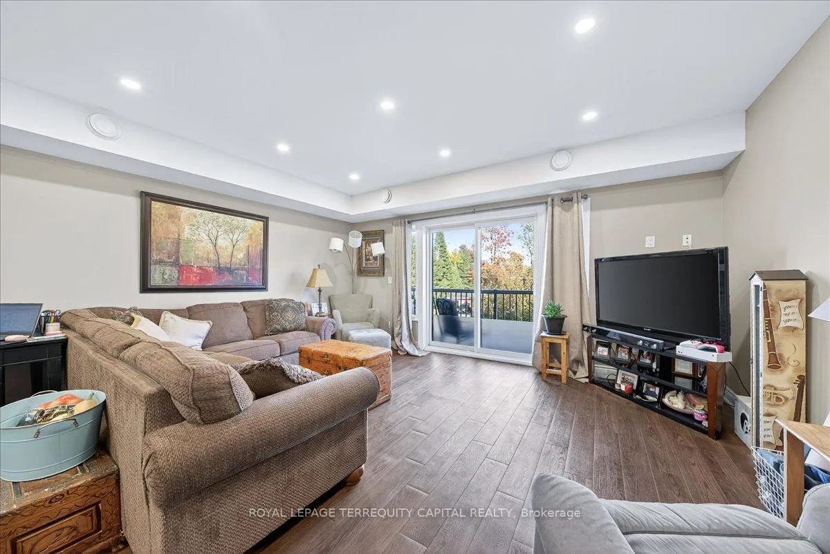 Photo 19 of 30 Indianola Crescent, Wasaga Beach — HOMEH