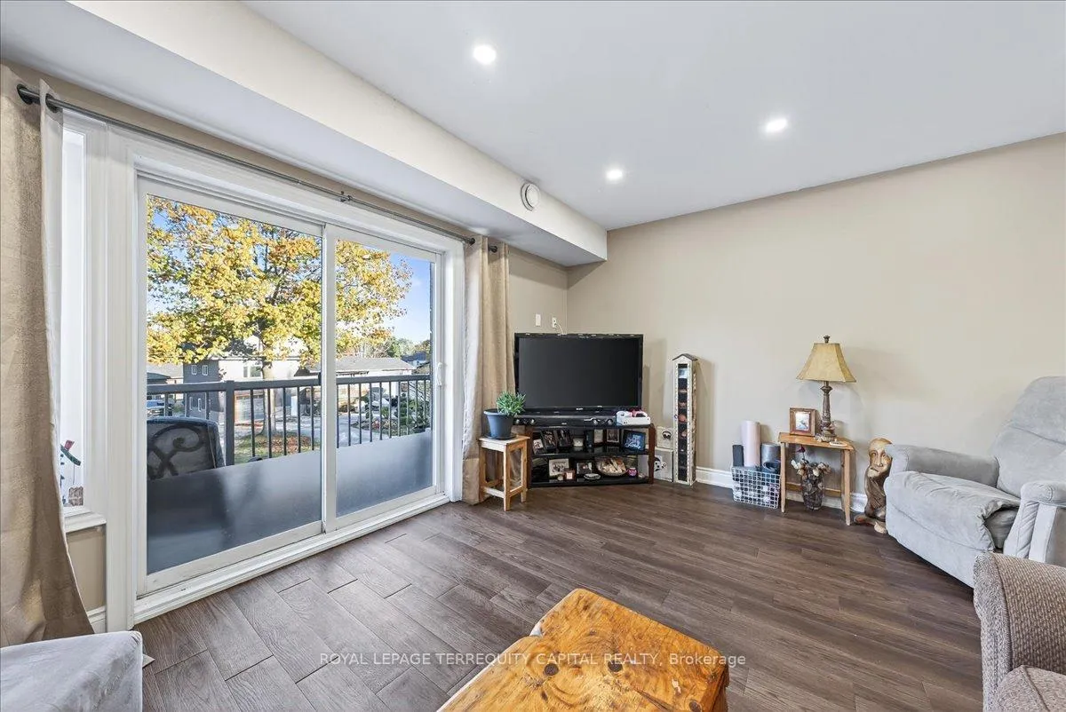 Photo 21 of 30 Indianola Crescent, Wasaga Beach — HOMEH