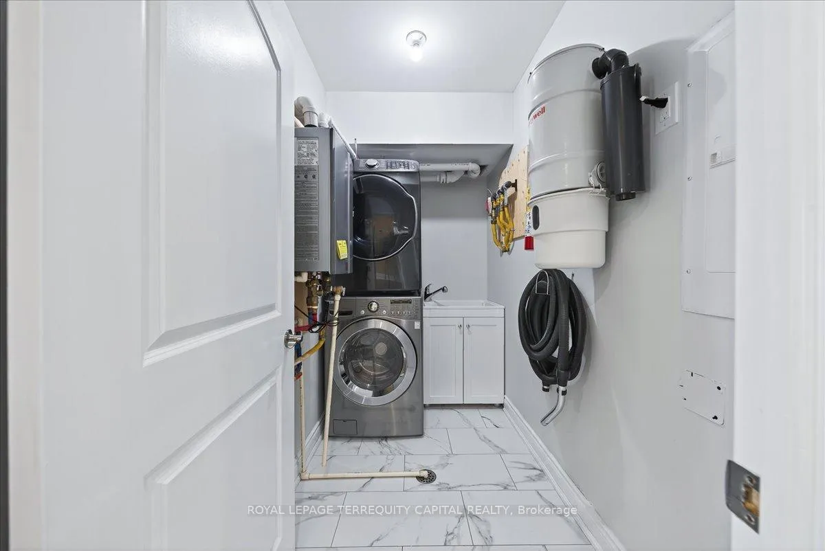 Photo 33 of 30 Indianola Crescent, Wasaga Beach — HOMEH