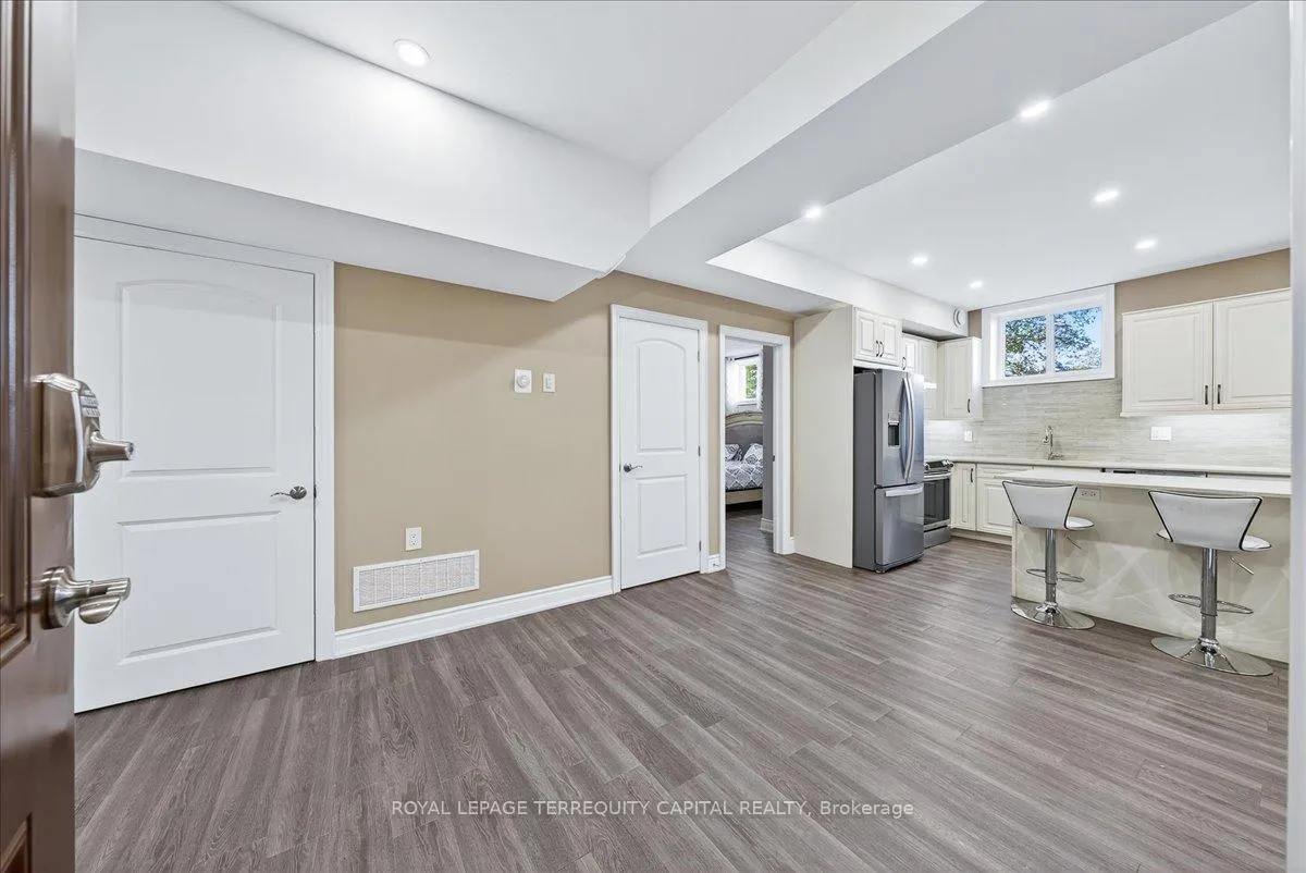 Photo 39 of 30 Indianola Crescent, Wasaga Beach — HOMEH