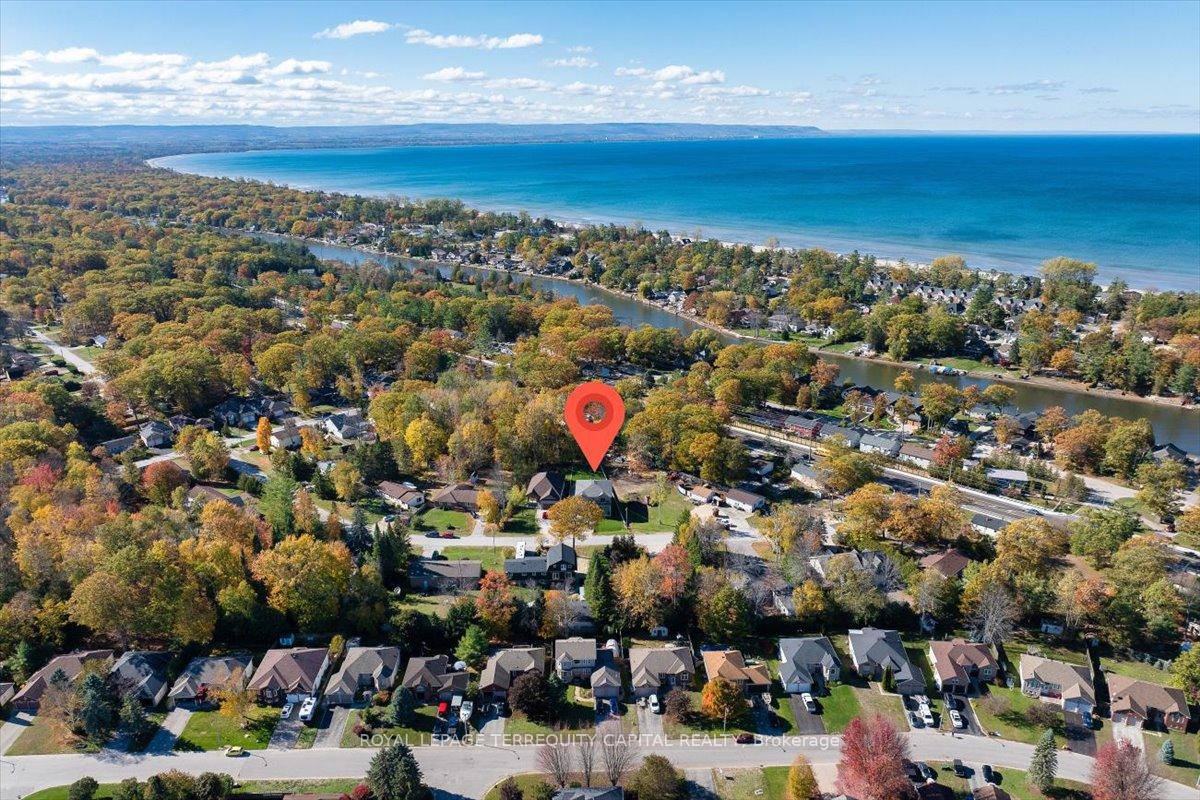 Photo 2 of 30 Indianola Crescent, Wasaga Beach — HOMEH