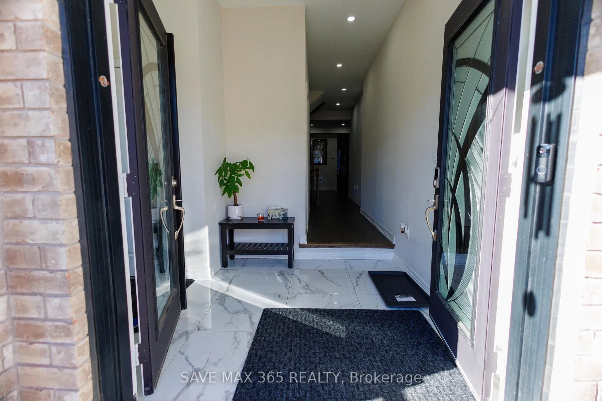 Photo 4 of 55 Canard Drive, Vaughan, Kleinburg — HOMEH