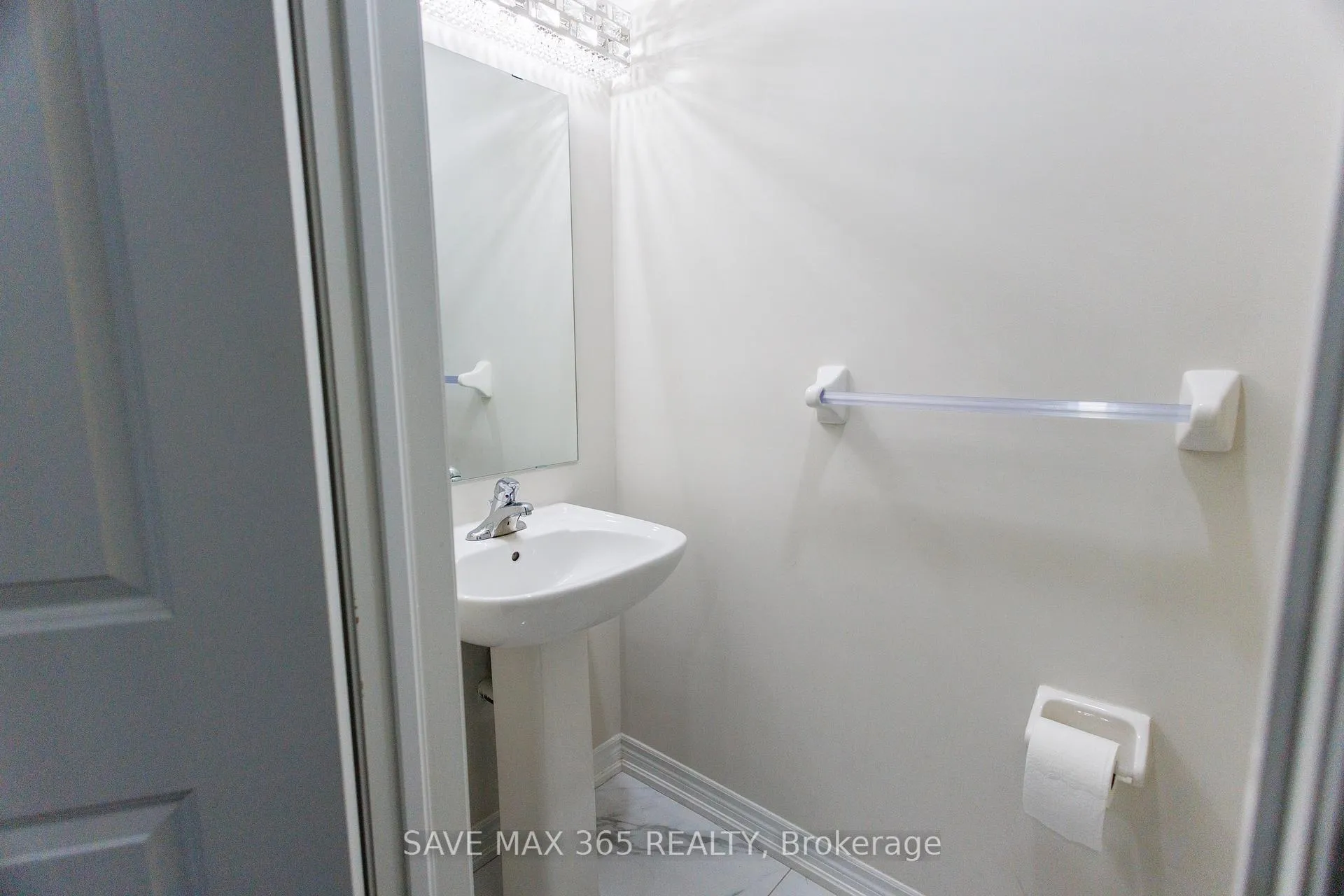 Photo 11 of 55 Canard Drive, Vaughan, Kleinburg — HOMEH