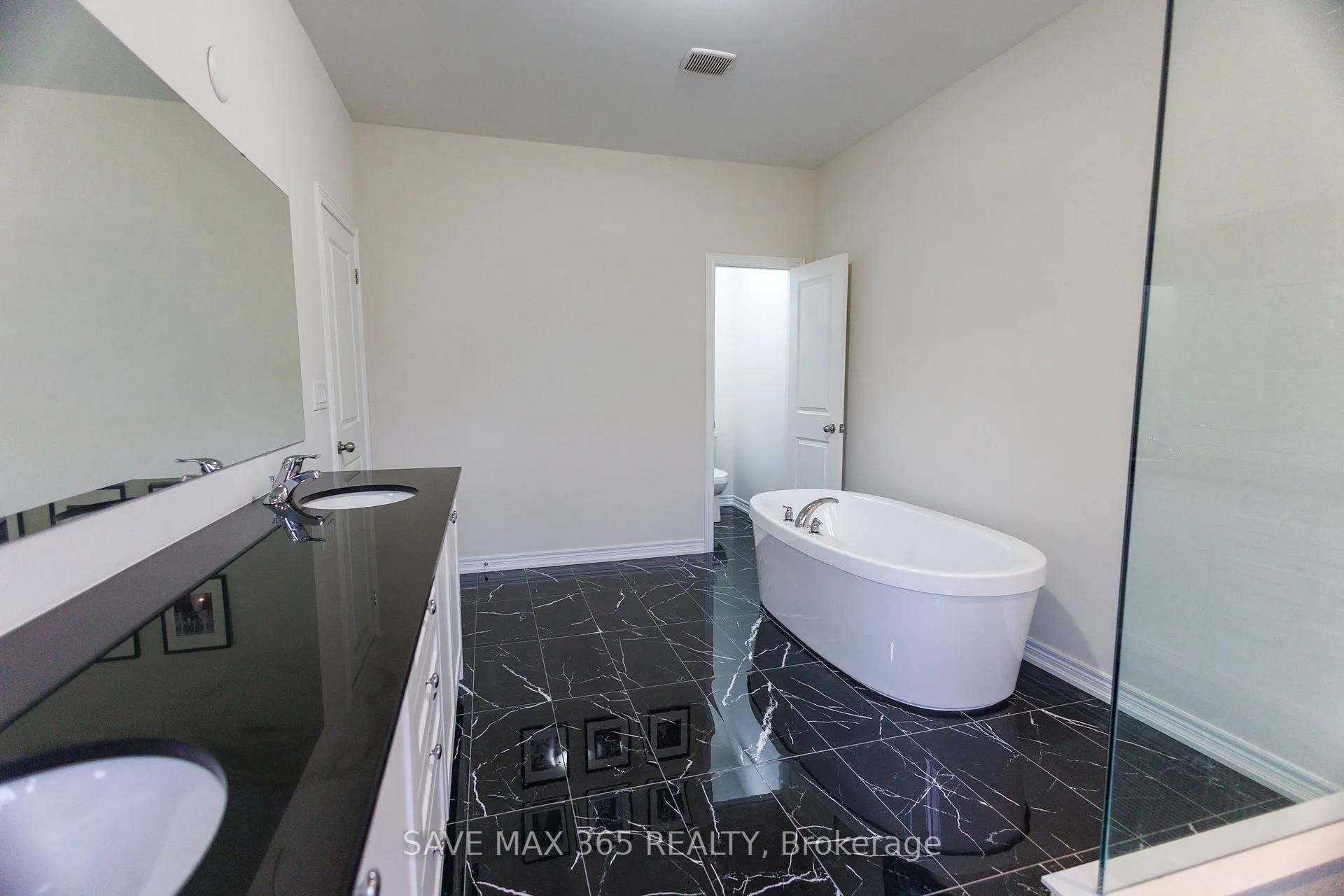Photo 31 of 55 Canard Drive, Vaughan, Kleinburg — HOMEH