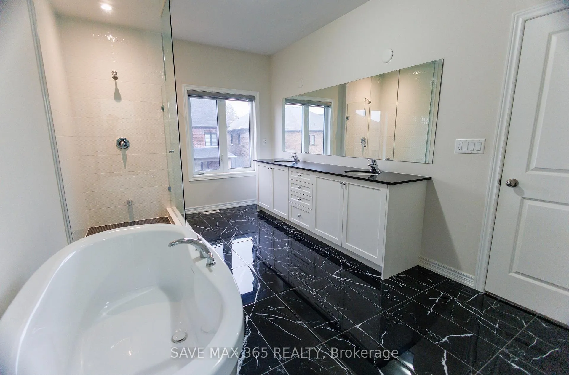 Photo 34 of 55 Canard Drive, Vaughan, Kleinburg — HOMEH