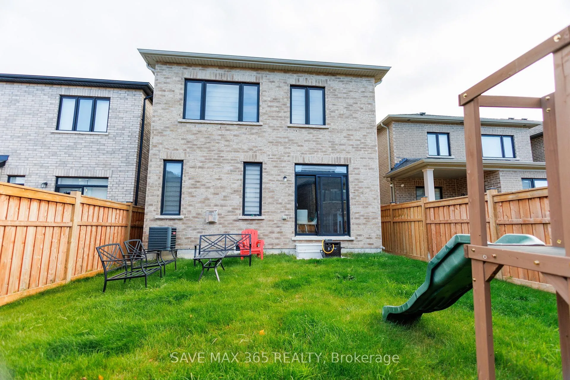 Photo 47 of 55 Canard Drive, Vaughan, Kleinburg — HOMEH