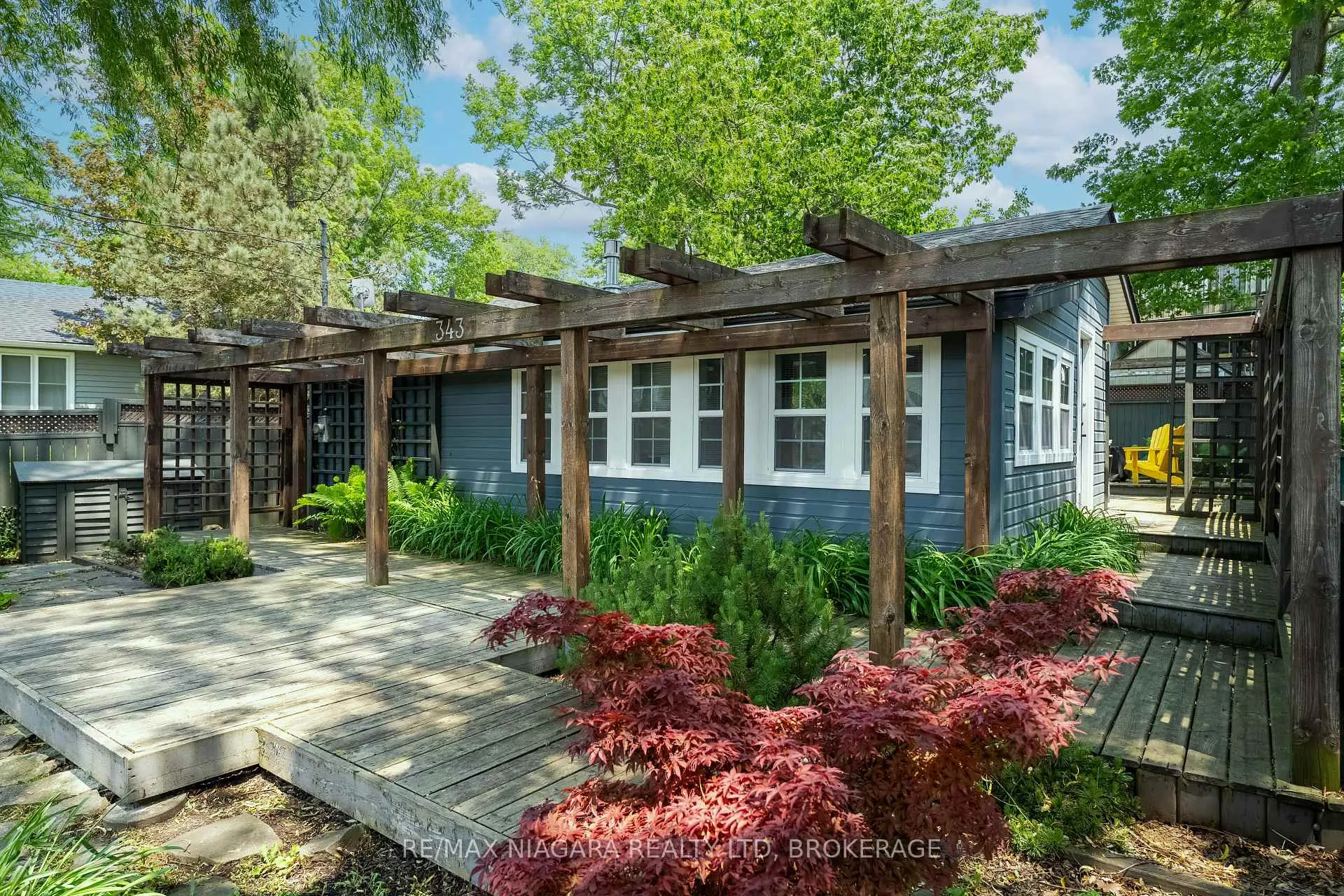Front of 343 Cambridge Road W