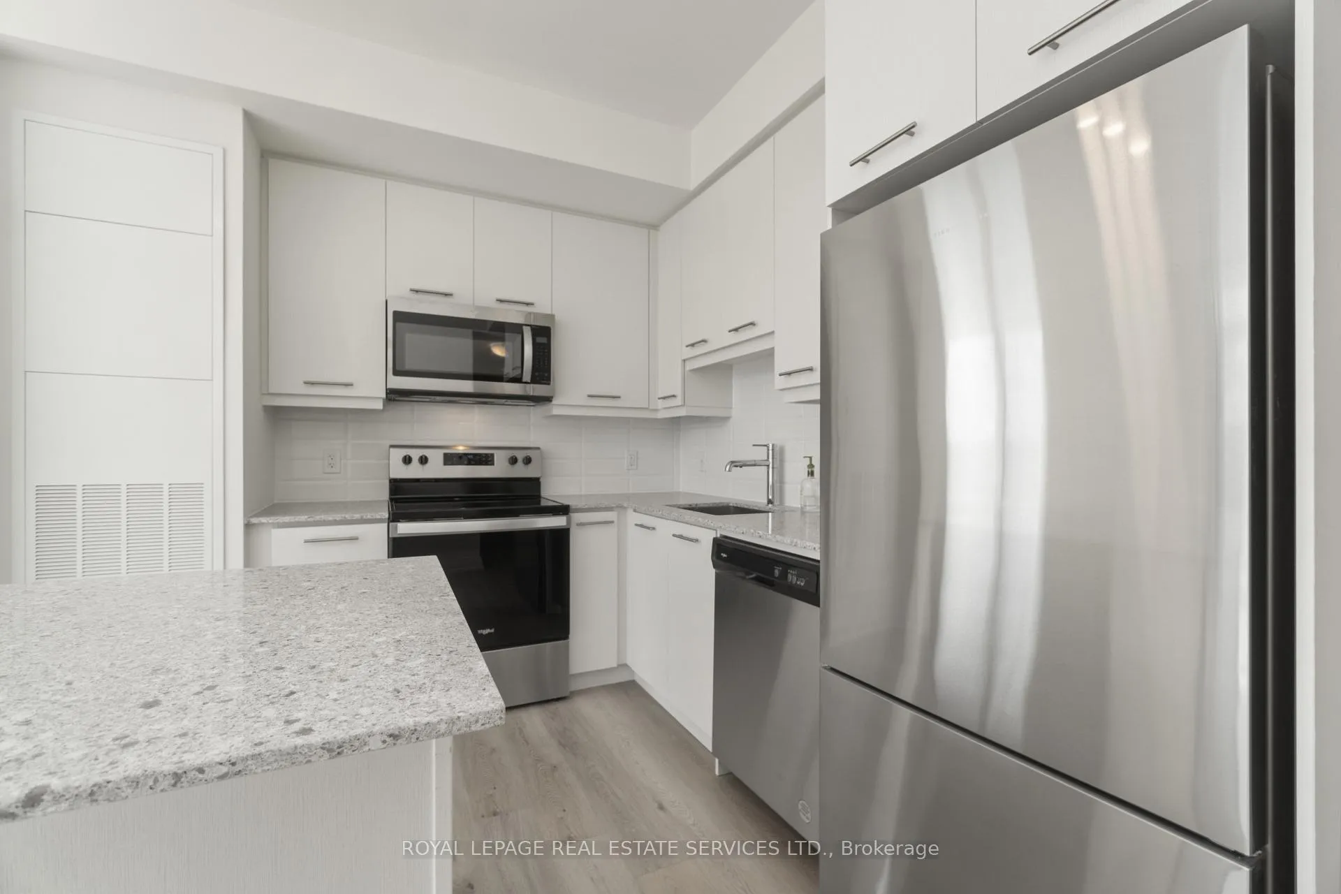 Photo 8 of Unit 1702, 385 Winston Road, Grimsby, Grimsby Beach — HOMEH