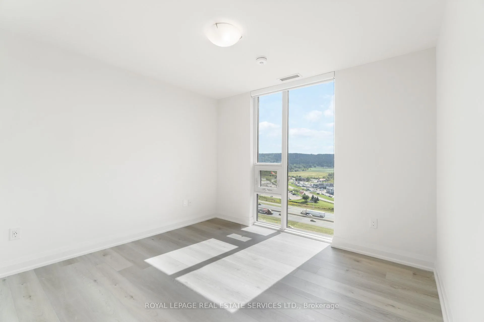 Photo 13 of Unit 1702, 385 Winston Road, Grimsby, Grimsby Beach — HOMEH
